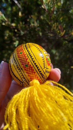 装飾用木製プィサンカ現代的なフツル様式（イースターエッグ）　