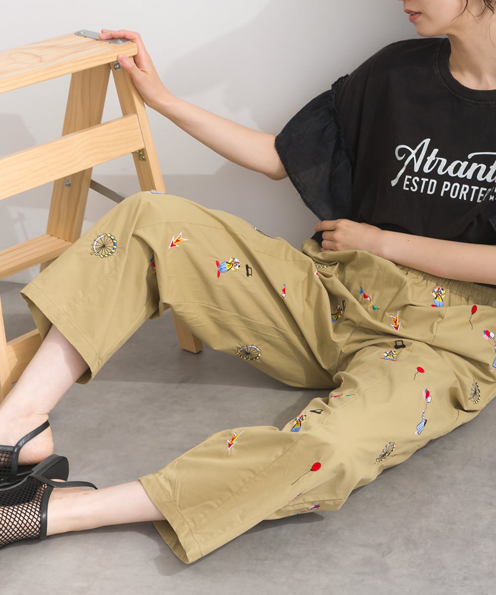 D262091 サーカス総柄刺繍パンツ / All-Over Embroidery Stitch Pants