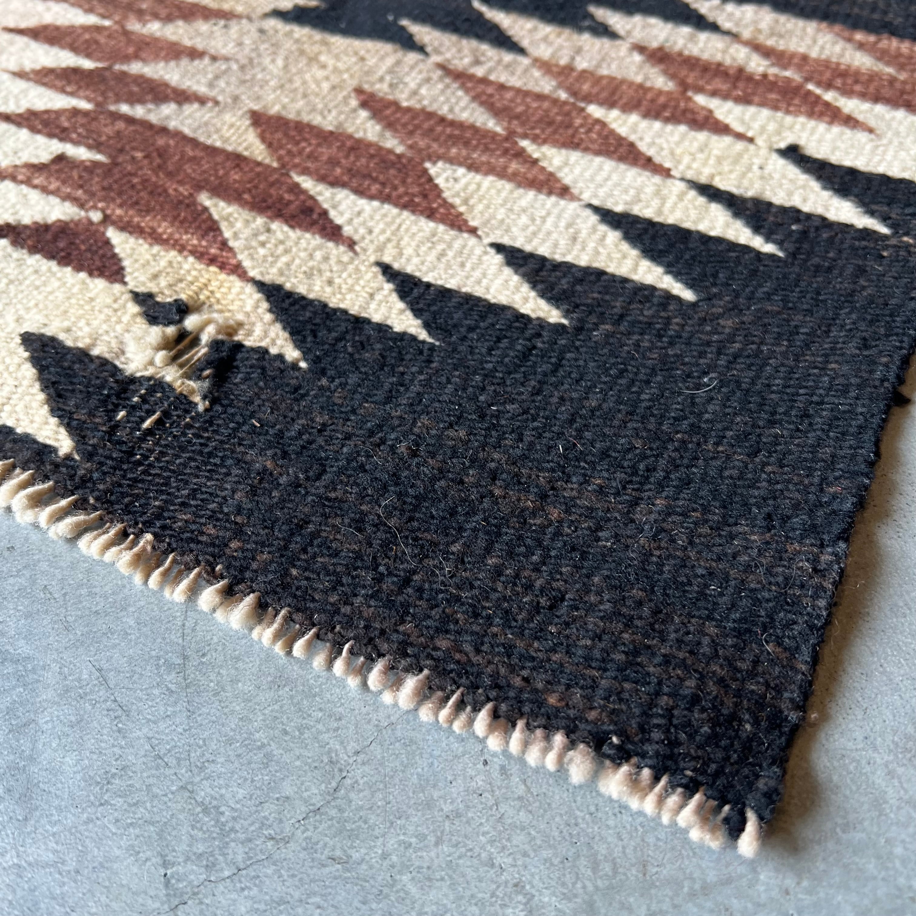 1950s-60s NAVAJO RUG | BUFF STOCK YARD