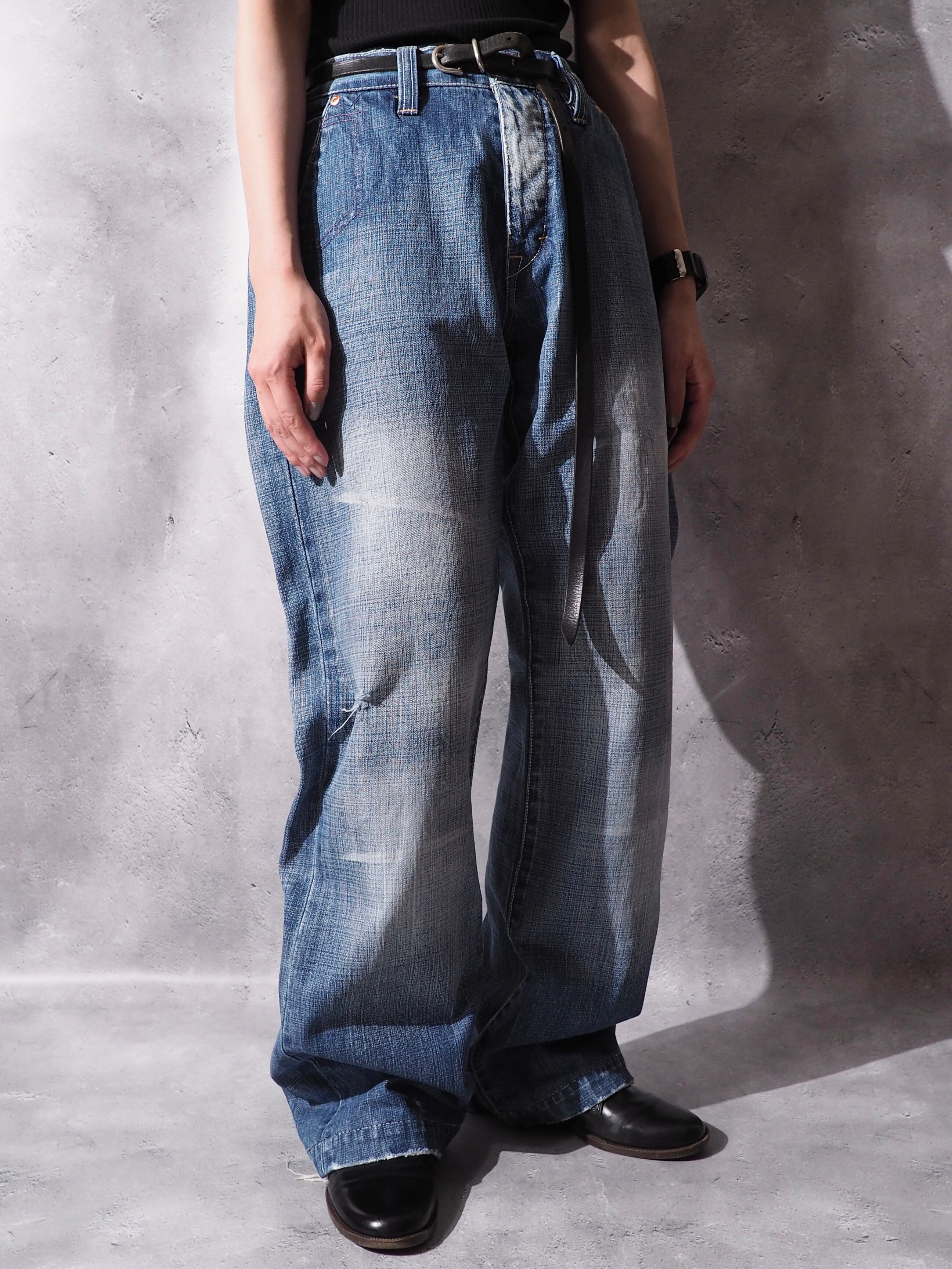 2000s ” Sabisabi deluxe ” green stitch embbossed damage wide denim pants