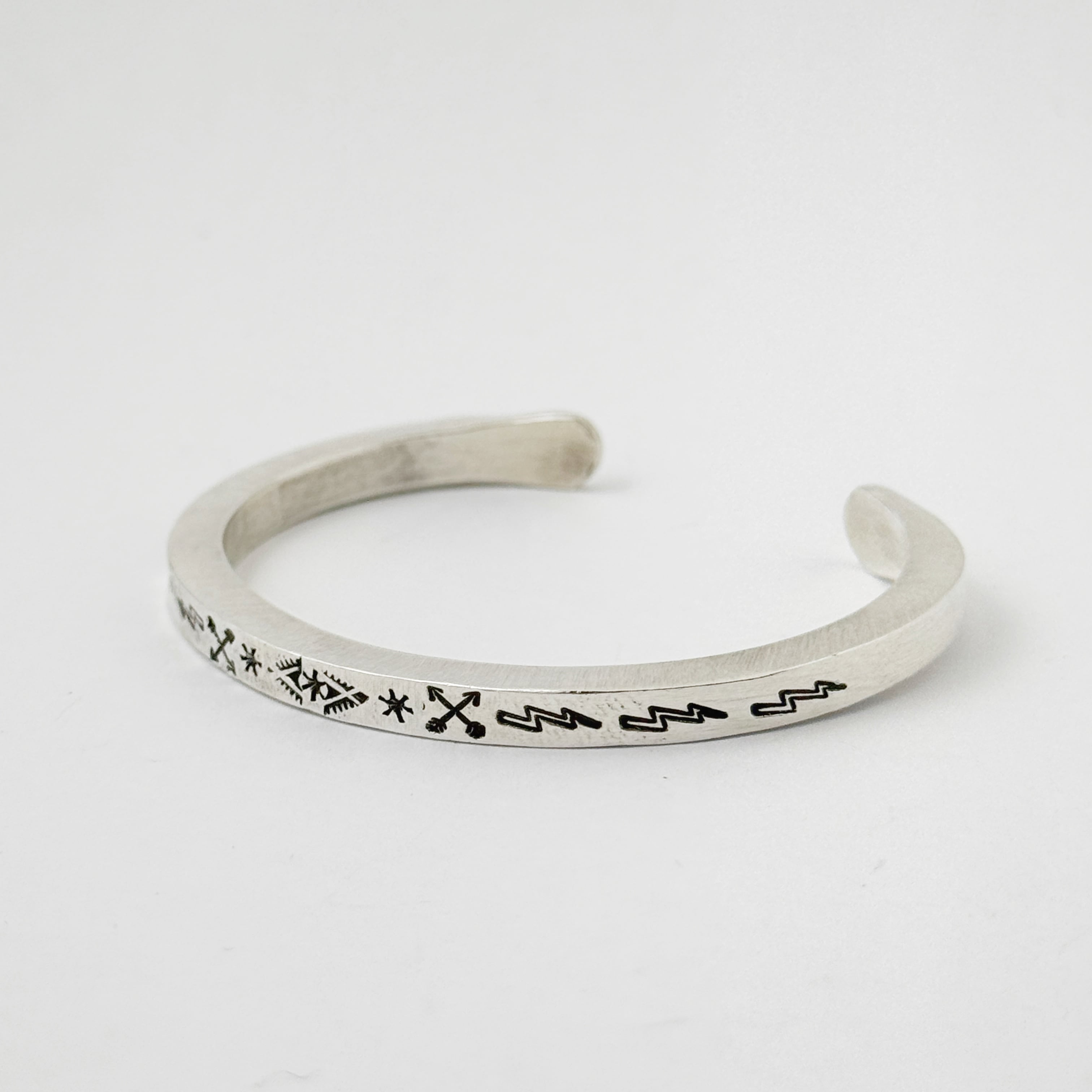 Indian Jewelry 》一点物 サンダー アロー スタンプワーク バングル
