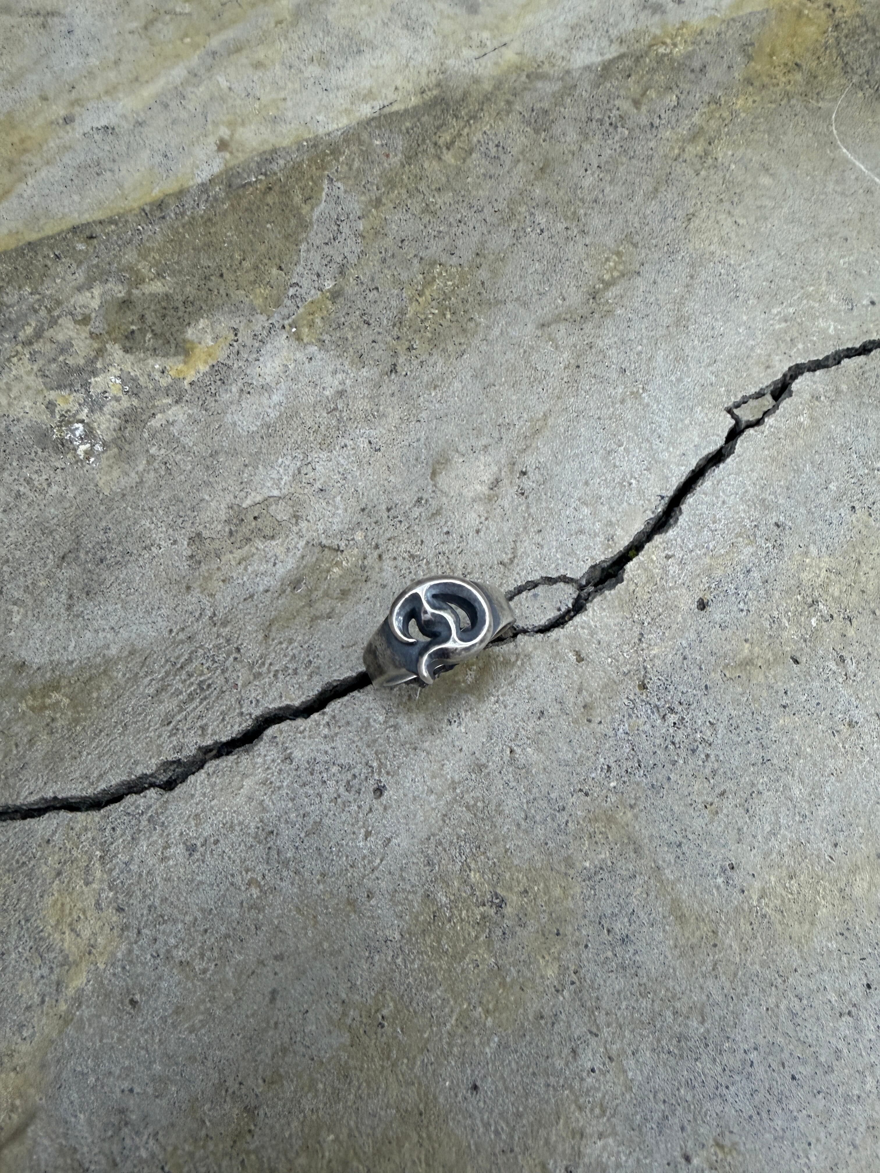 DAIRIKU | D Silver Ring | Antique | HOWDAY