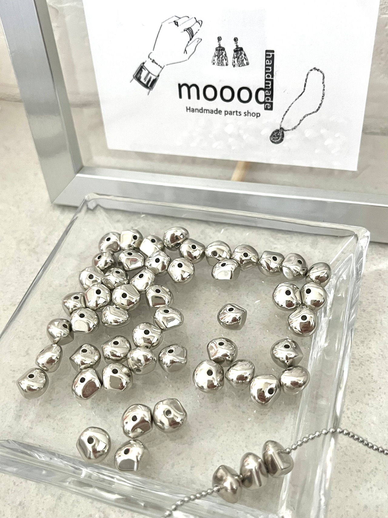 【10個】メタル風シルバー変形ストーン風アクリルビーズ/スペーサ ー/CCB