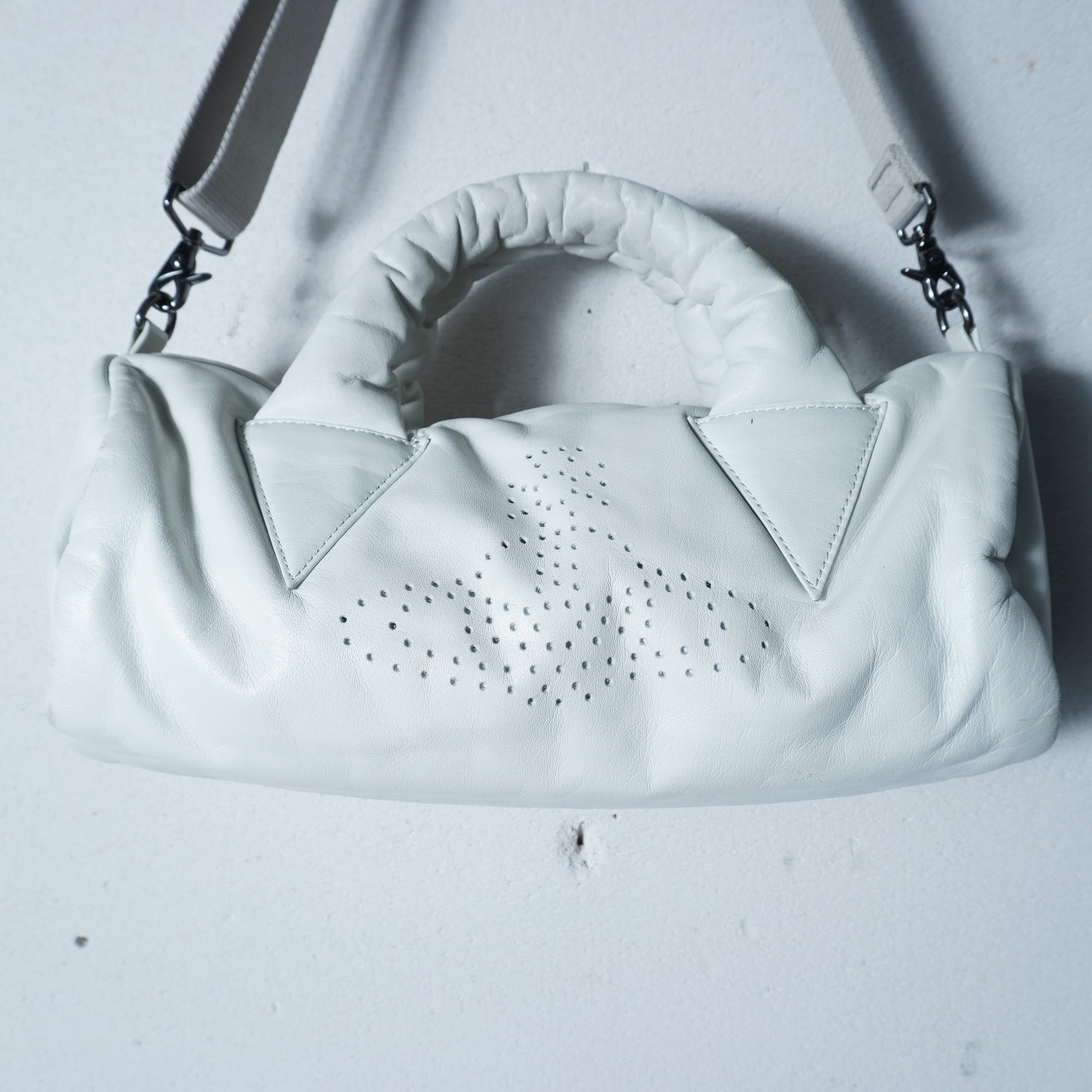 Vivienne Westwood】ヴィヴィアンウエストウッド フラワーオーブ刺繍
