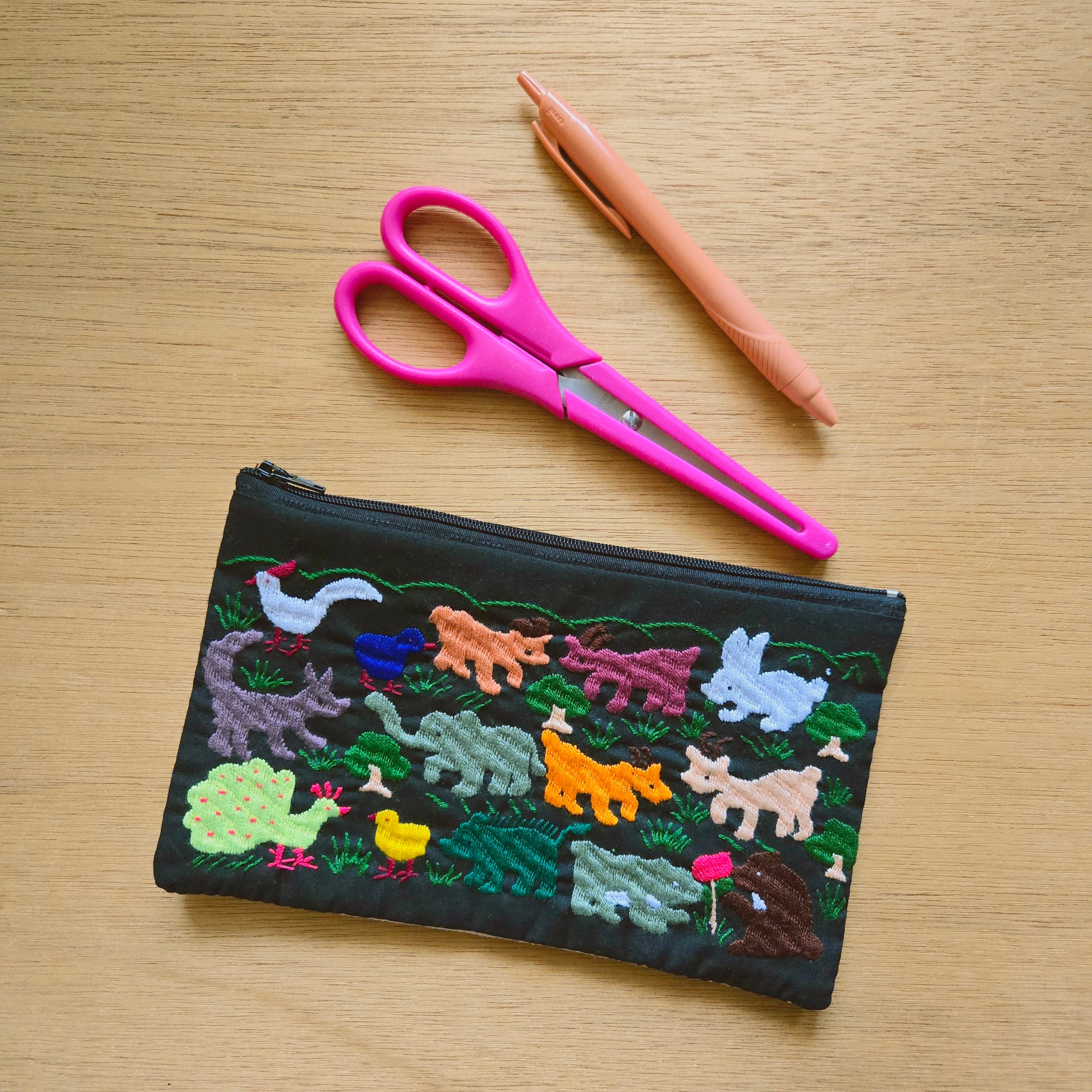 ラオス モン族手刺繍ポーチM | gururi