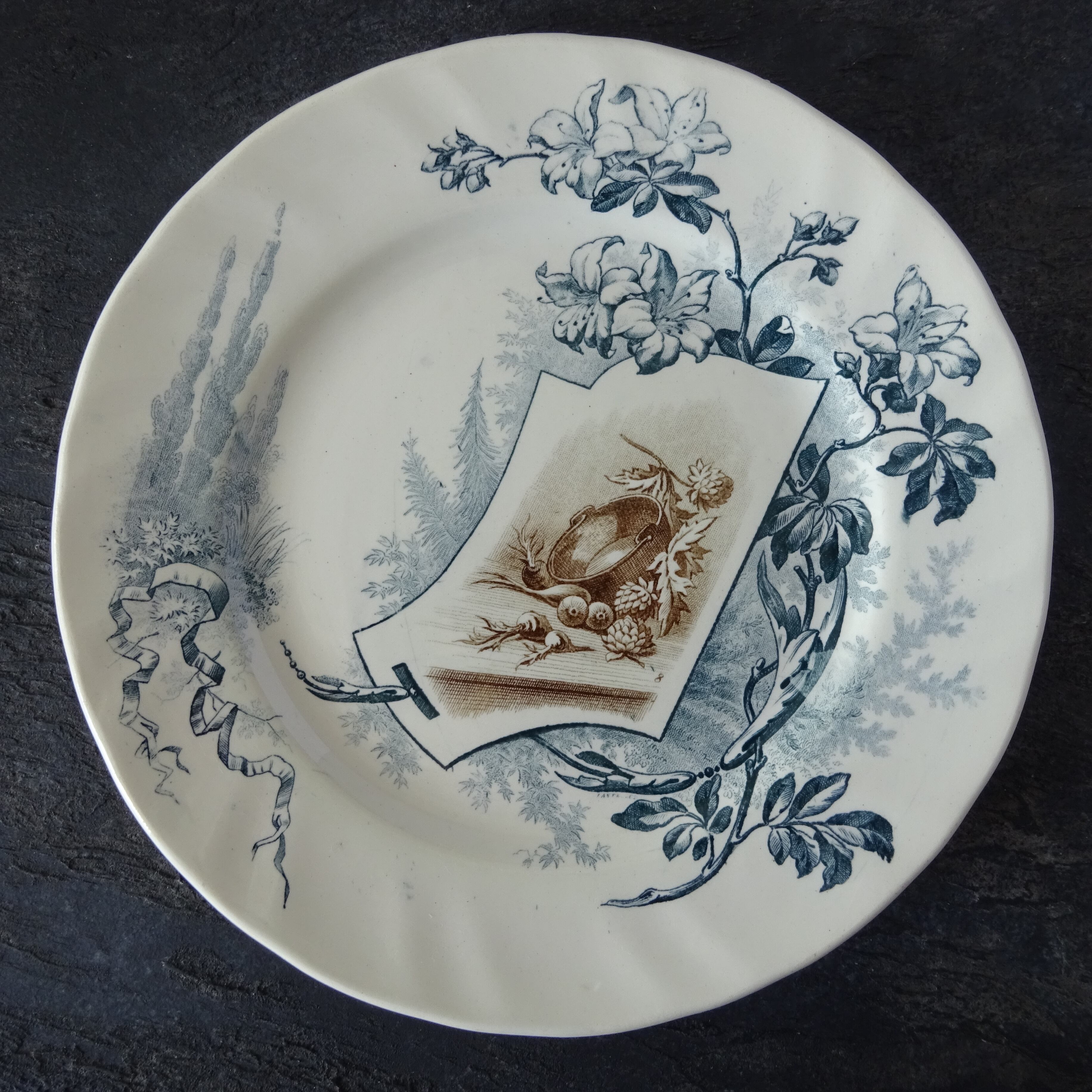 Creil et Montereau  modèle《Cartels》assiette plate (C)