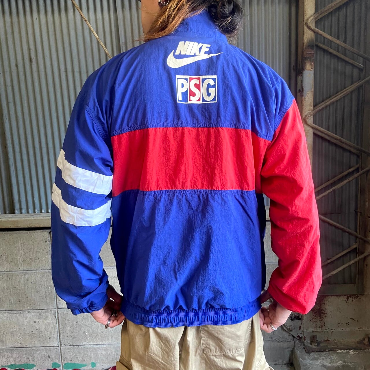 90年代 NIKE PREMIER ナイキ PSG パリサンジェルマン ロゴワッペン ナイロンジャケット メンズM相当 古着 90s ヴィンテージ  ビンテージ 切り替え トリコロールカラー スウォッシュロゴ刺繍 【ナイロンジャケット】【ALL15】【AL2110】 | cave ...