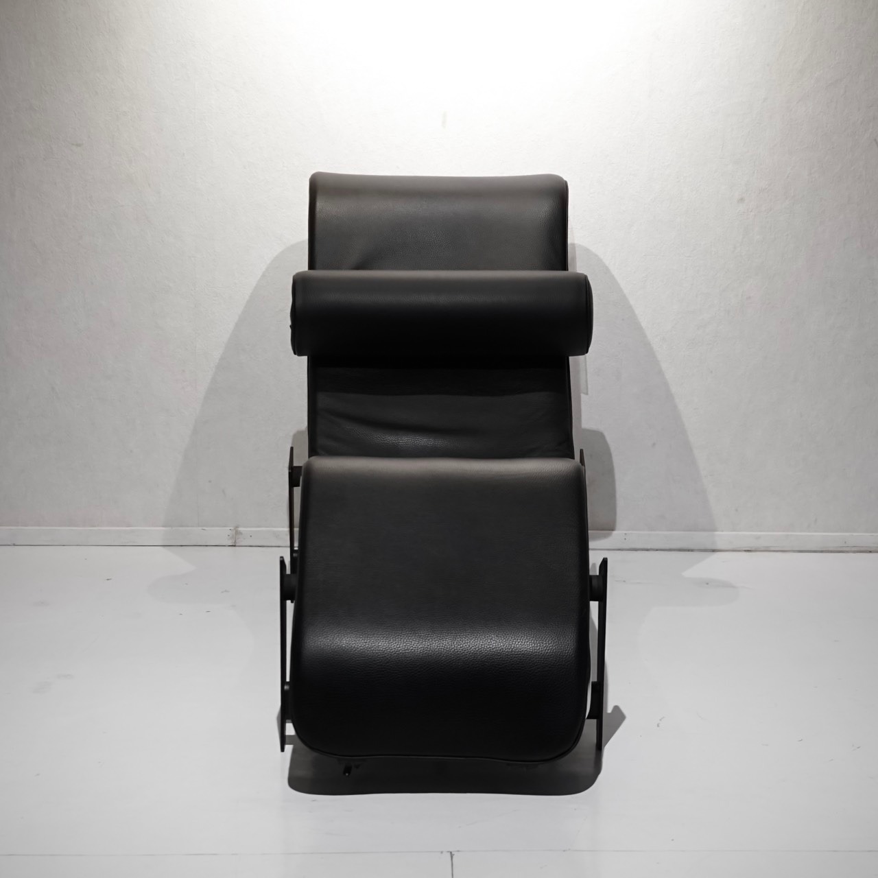リプロダクト LC4 シェーズロング パーソナルチェア ラウンジチェア 本革 レザー ブラック 椅子 チェア モダン ミッドセンチュリー ラグジュアリー