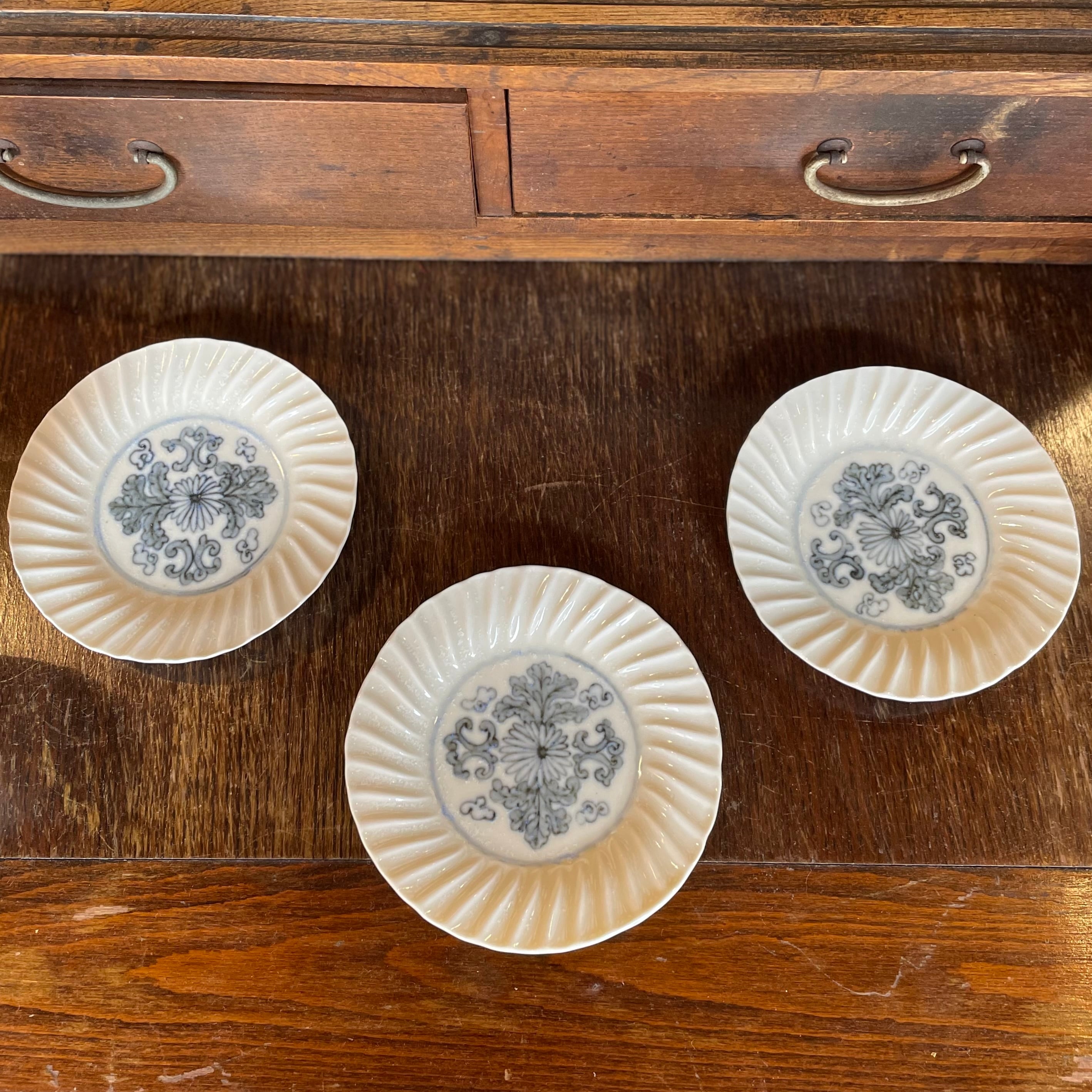 安南手4寸輪花皿 | ひがしやま荘