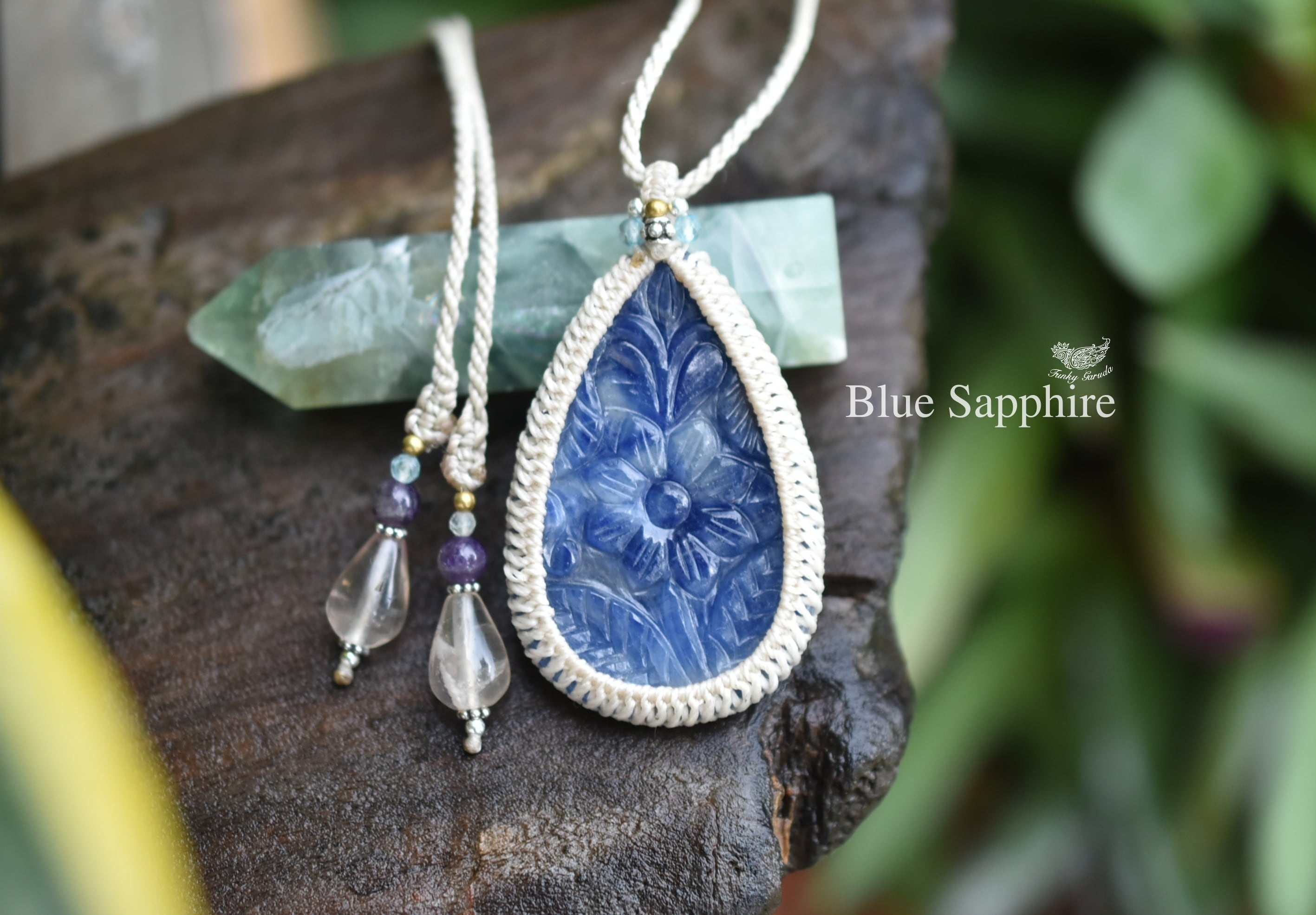 大粒★手仕事花彫刻★blue sapphire マクラメネックレス1107
