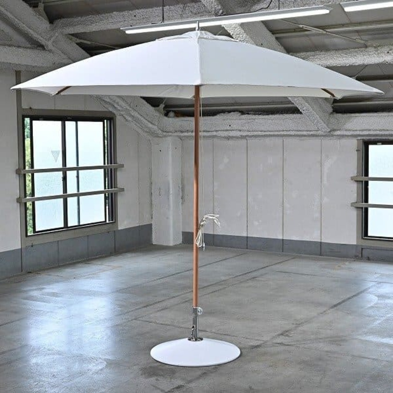 高級 ドイツ DEDON 80万「TUUCI/トゥーチ」ガーデンパラソル A フィリップ・スタルク ニチエス取扱い リゾート プール アウトドア デドン【中古家具/中古インテリア/USED家具ユーズド家具/リサイクル】
