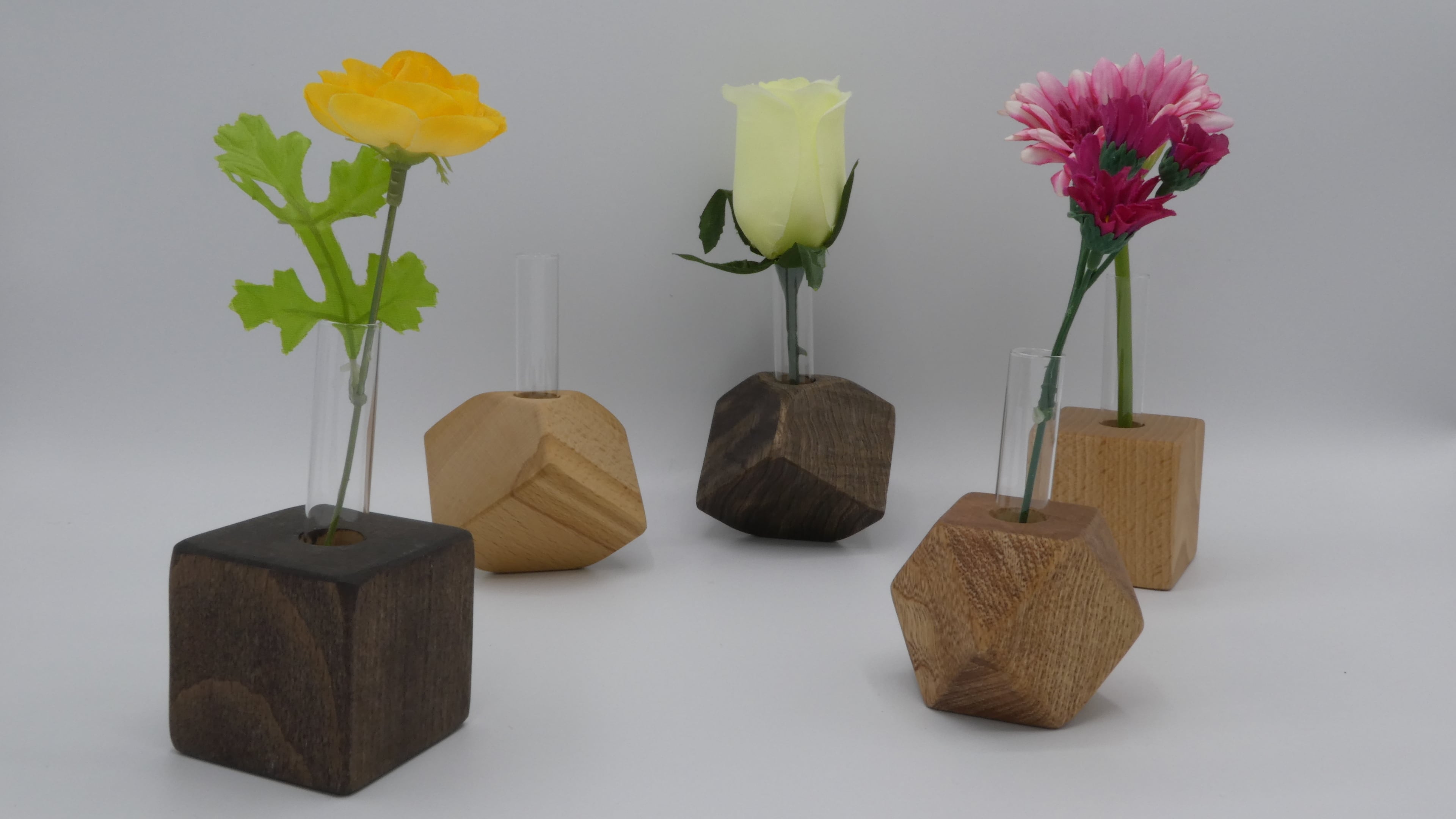 ヴィンテージ　作家物！真鍮一輪挿し 花とクマ」一輪挿し 真鍮 | iichi 日々の暮らしを心地よくする