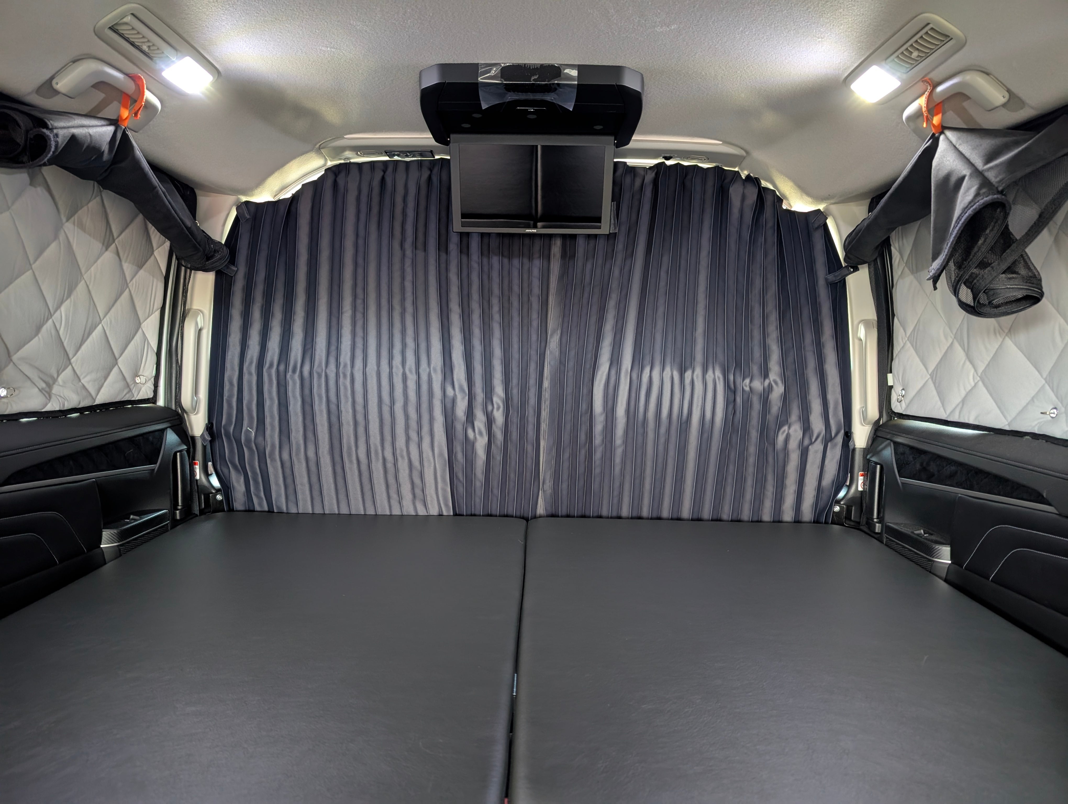 MDF デリカD:5用 遮光パーテーションカーテン（純正） | MDF