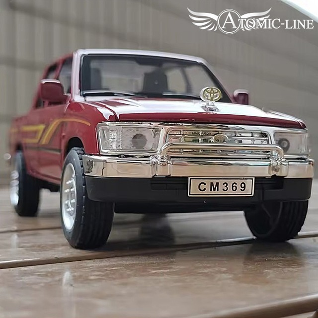 TOYOTA ハイラックスサーフ N180系 1/32 ミニカー 全3色 ライト点灯 エンジンサウンド 合金モデル 模型 ジオラマ