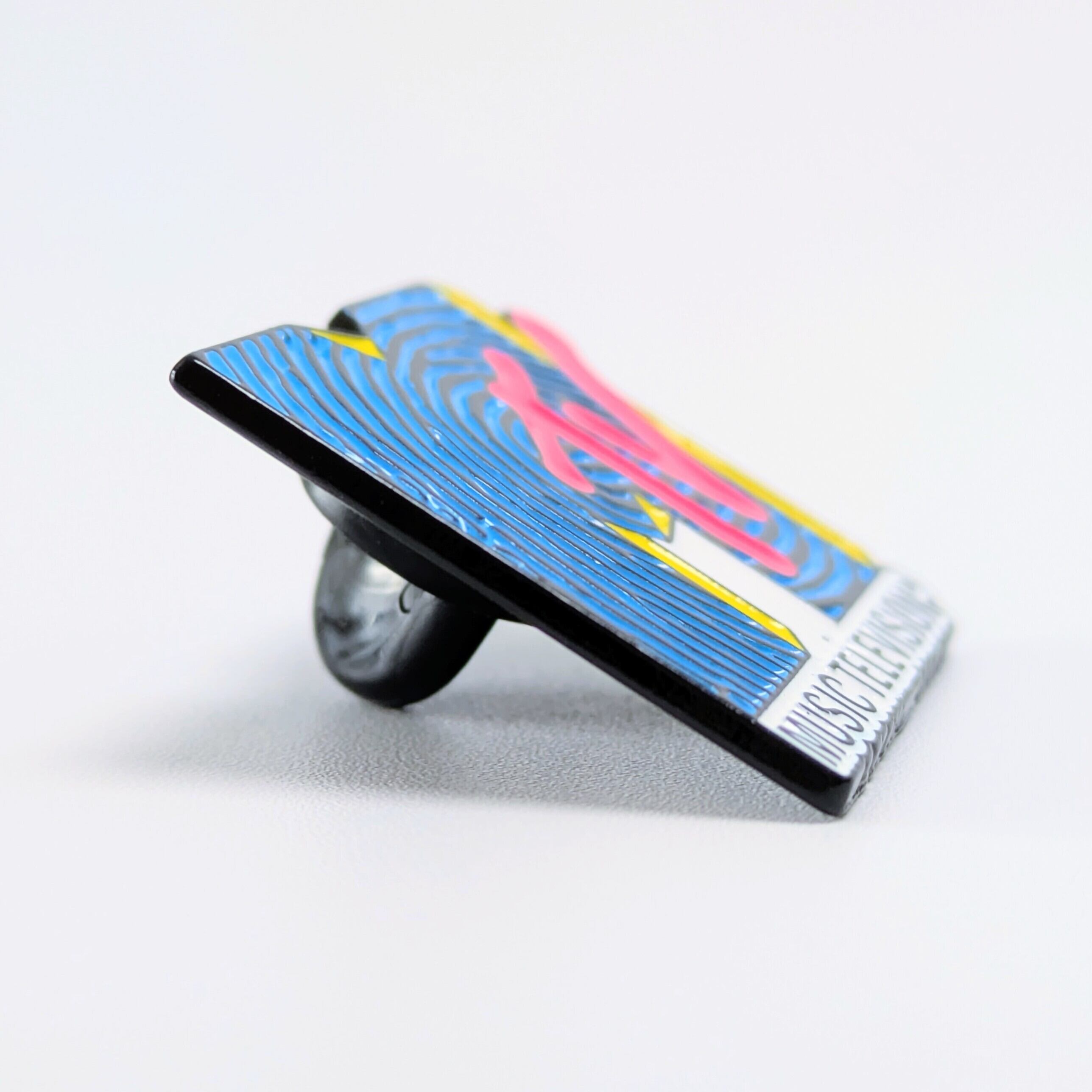 送料無料！ ★ピンズ PINS★ピンバッジ 【 MTV（ エムティービー ） 】BLUE / 80年代 / 90年代 〚アメリカン雑貨 アメトイ〛