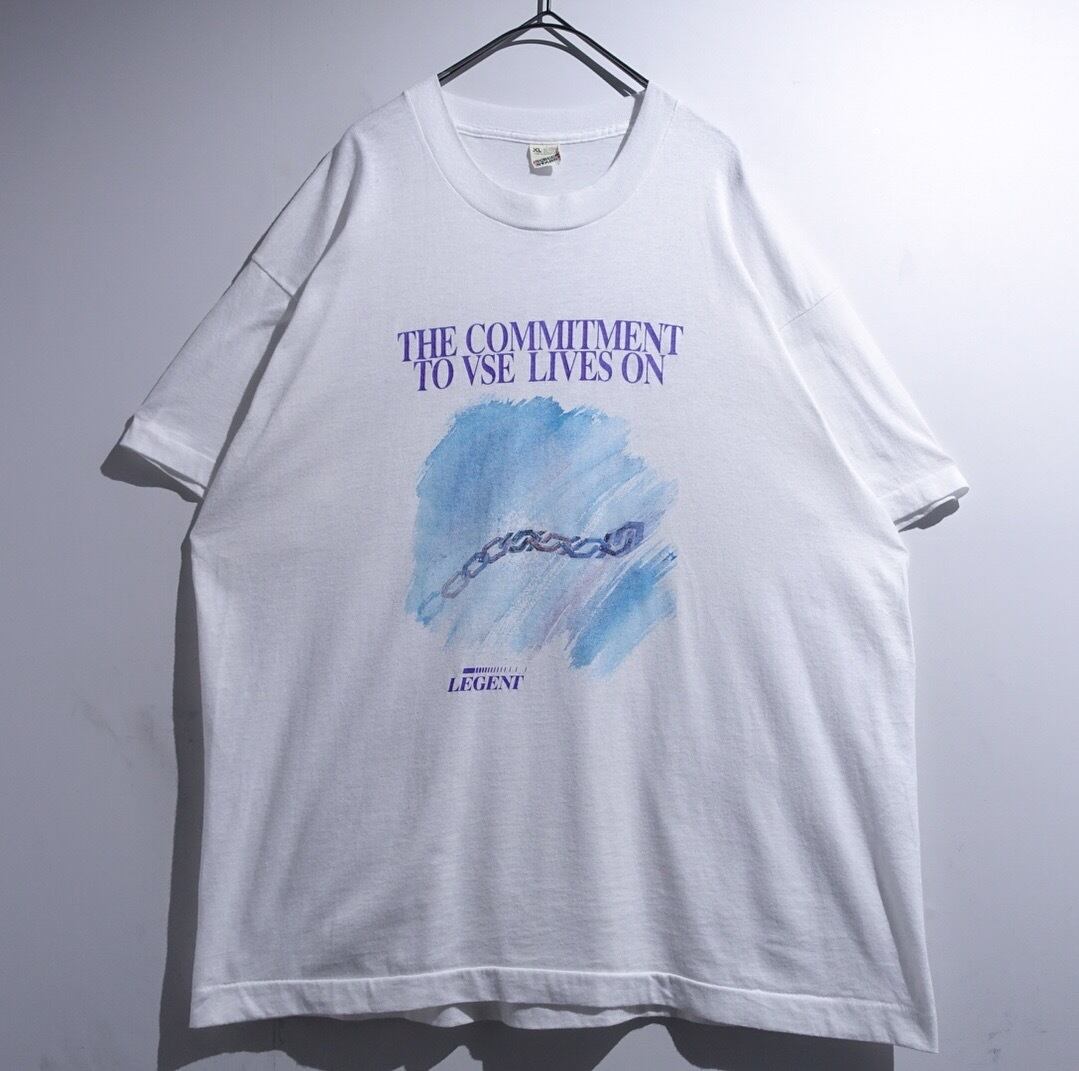 90s White Chain Motif Artistic Paint Design T-Shirt