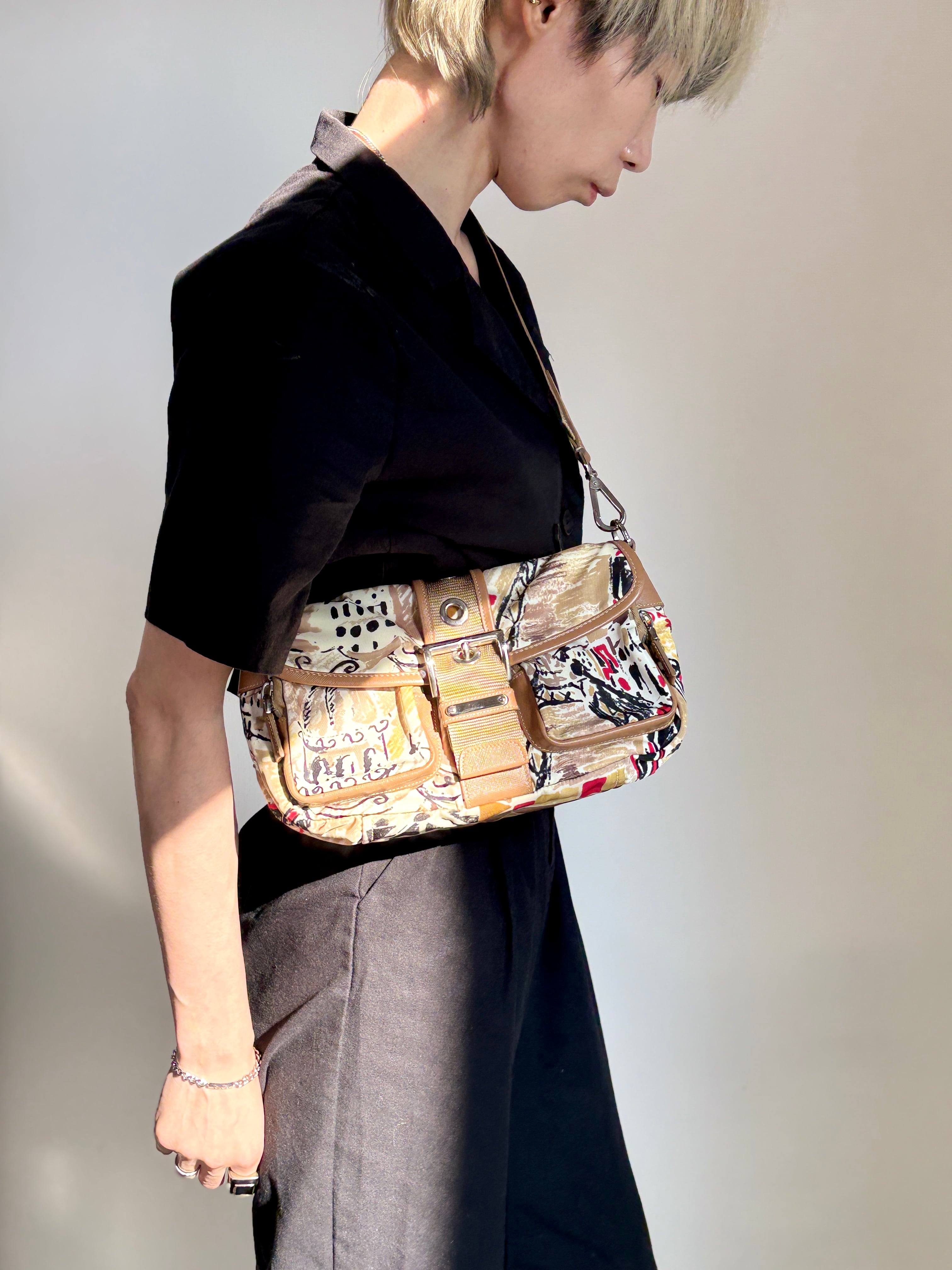 PRADA プラダ ショルダーバッグ ホワイト ブラウン フロントバックル キャンバス セミショルダーバッグ vintage ヴィンテージ オールド z5zzj2
