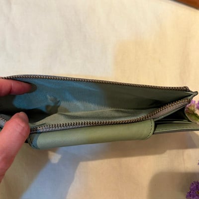 B.stuff 新色入荷!薄手の長財布