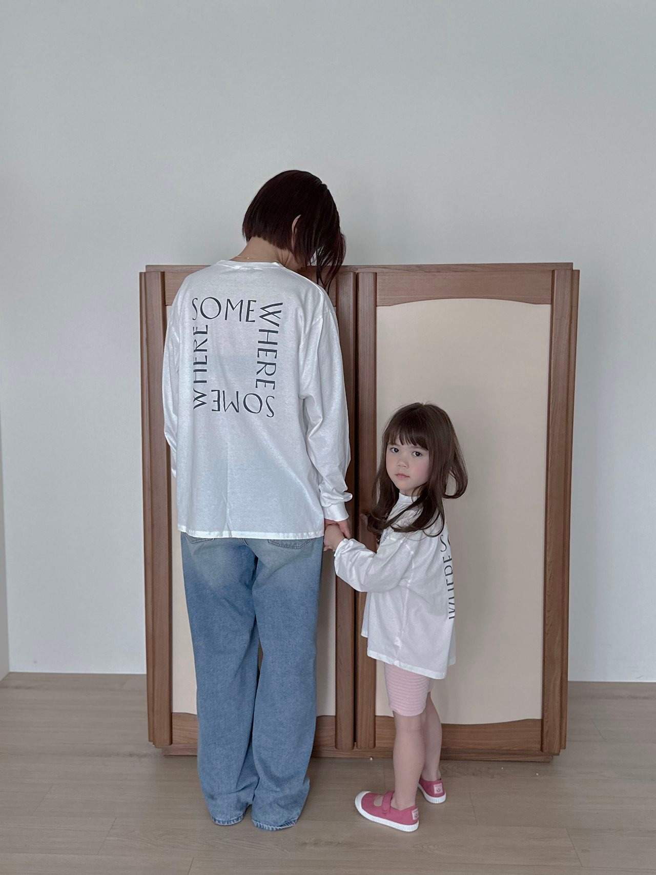[Plain] Somewhere Long Tee (mom) / [플레인] 썸웨어롱티 (mom)