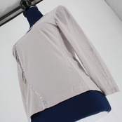 【美品 社交ダンス衣装】トップス leirena レイリーナ ライトグレー ラインストーン シンプル 上品 気品 清楚 かわいい 可愛い