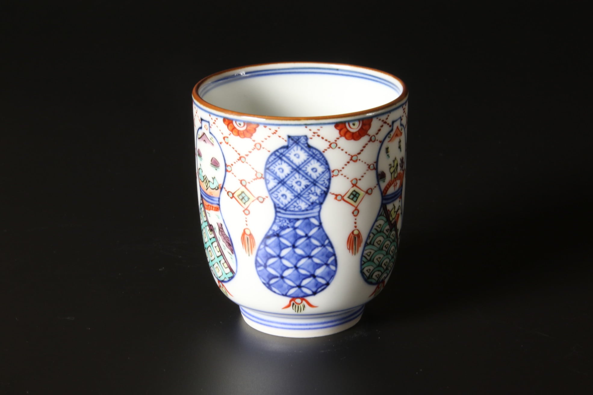 湯呑 ぐい飲み 茶器 色絵付 金彩 在銘 作家 瓔珞 ようらく 5ケ 選べる5色 湯呑 | 大志窯 - 和食器の通販なら九谷焼専門店の陶らいふ