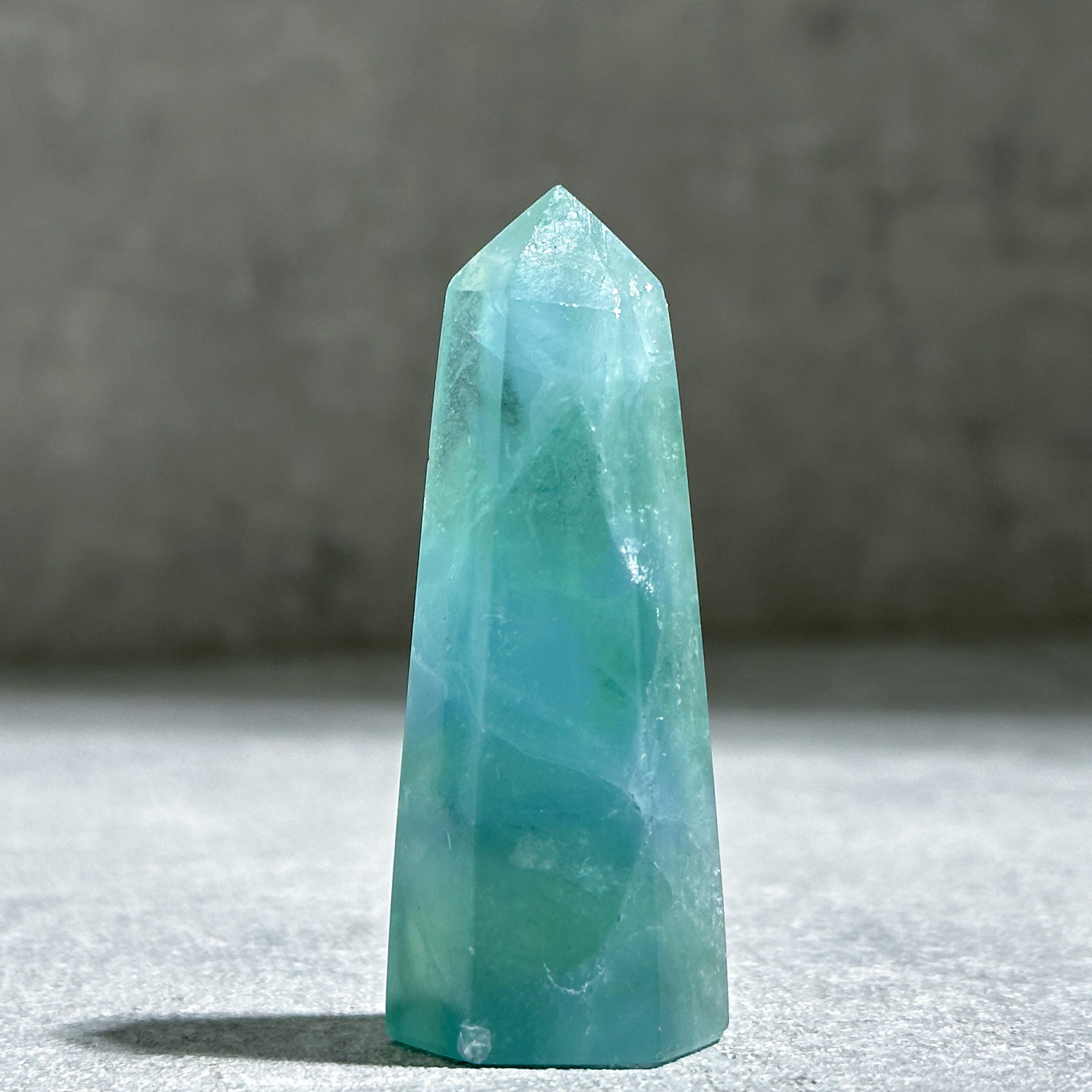 グリーンブルーフローライト　14ミリ ブルー、グリーンフローライト タワー型14◇ Rainbow Fluorite