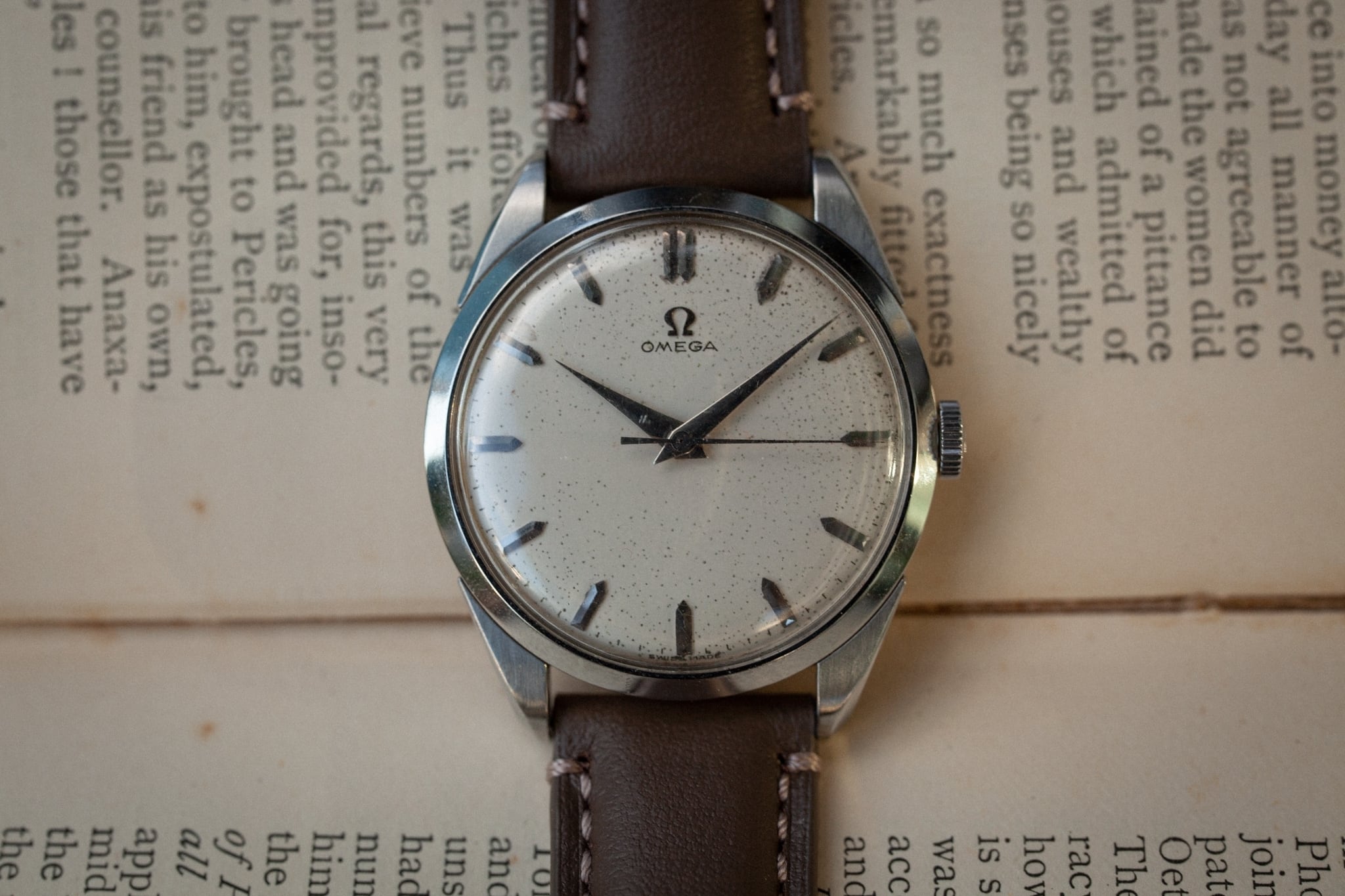 OMEGA】 1959年製 30mmキャリバー Cラインラグ マットホワイト OMEGA】 1959年製 30mmキャリバー Cラインラグ マットホワイト