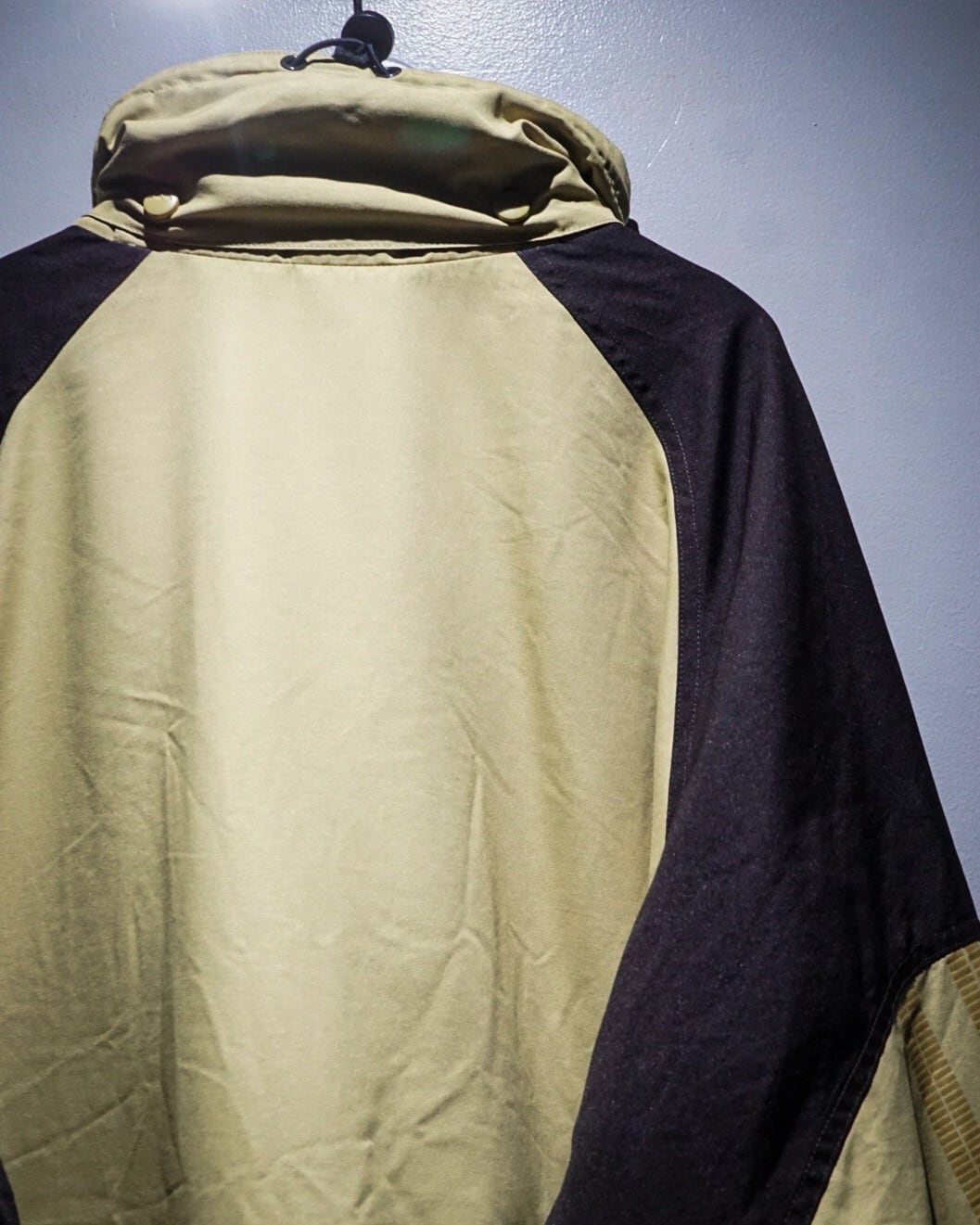 add (C) vintage】90's “adidas Adventure” Technical Mountain Jacket
