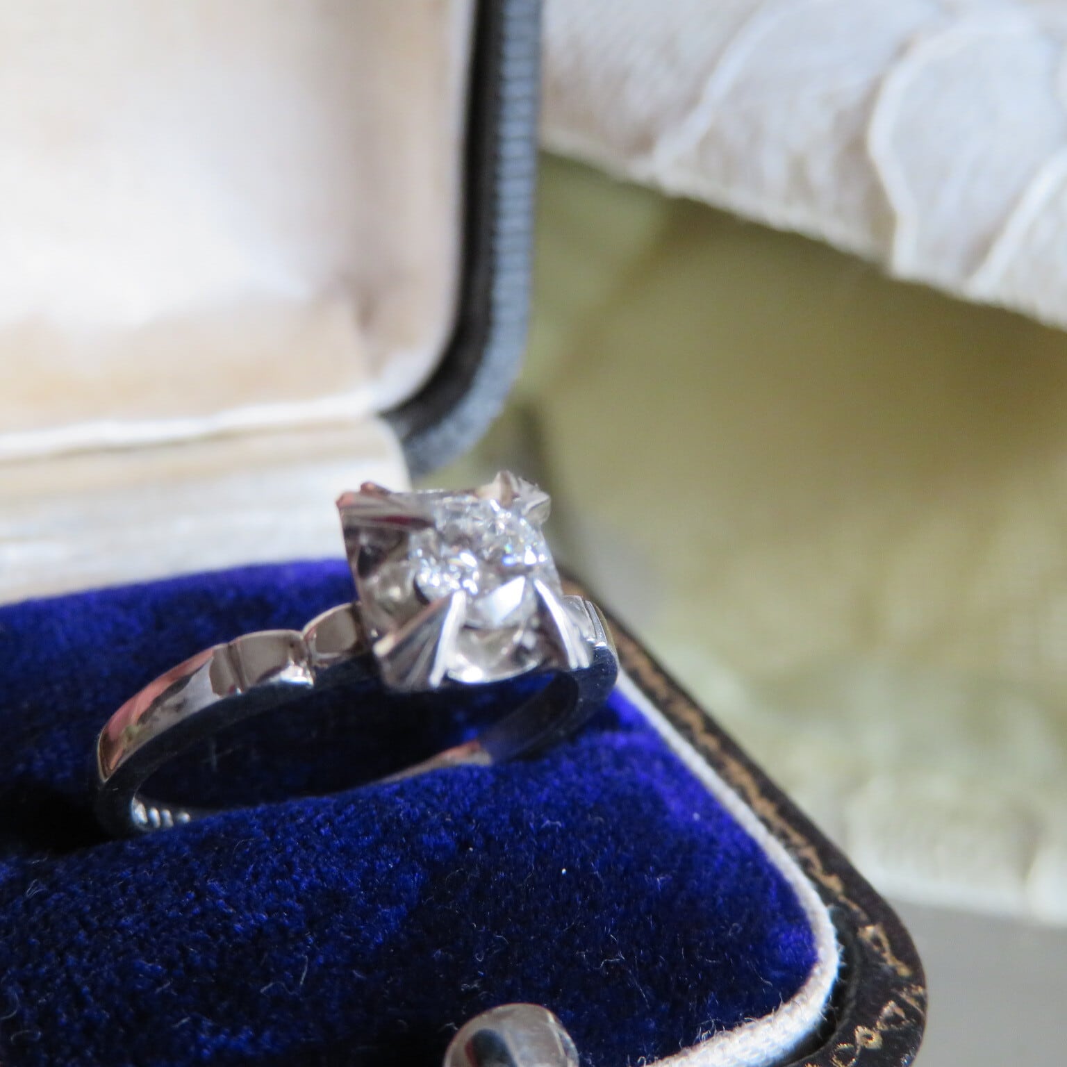 ヴィンテージ Ptにダイヤモンド三分石鬼爪リング