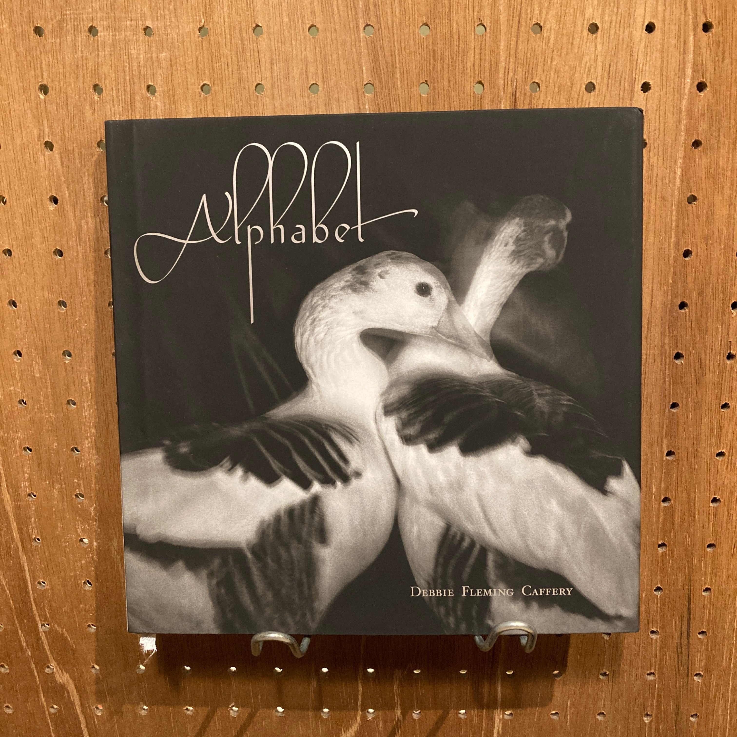 Alphabet / Debbie Fleming Caffery | 百年