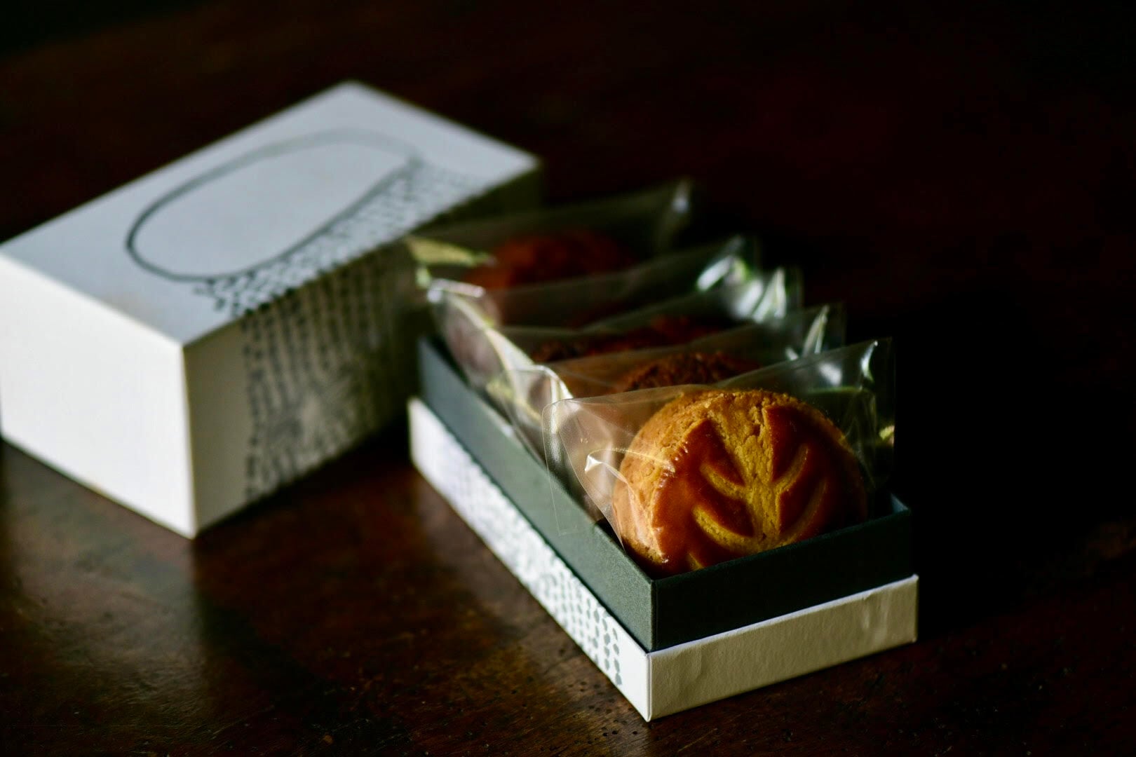 雨の中の新芽<5種の焼菓子>