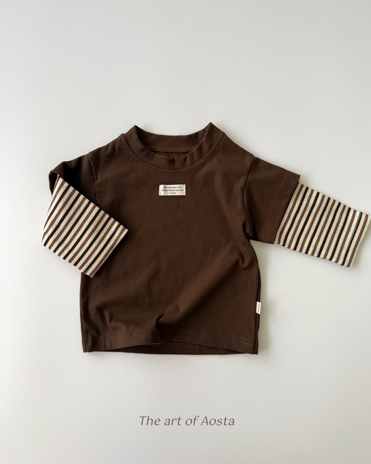 送料無料【予約】/ クレヨンTシャツ / aosta