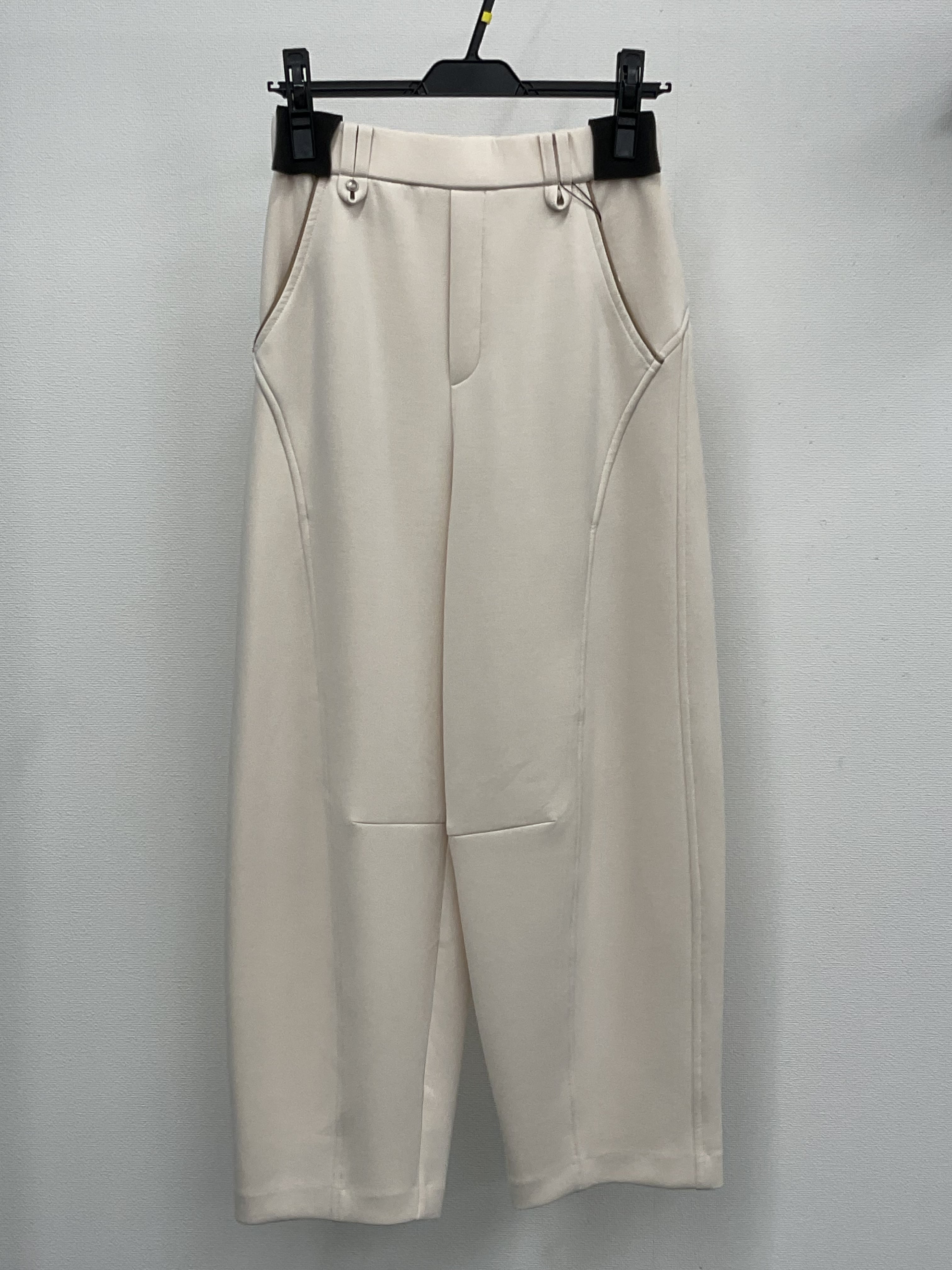 Lallia Mu＞ カーブラインポンチパンツ | SHINKI