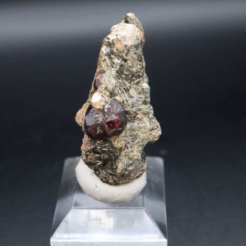 カリフォルニア産！ アルマンディン ガーネット 鉄礬柘榴石 5.9g GN