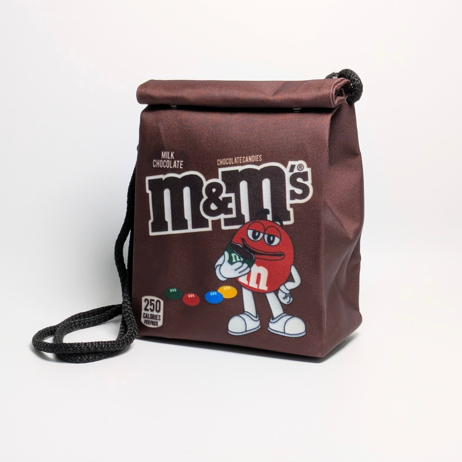 再入荷!【m&m's エムアンドエムズ】ロープショルダーバッグ*チョコレートパッケージ風 / Food Bag 〚アメリカン雑貨 アメトイ〛