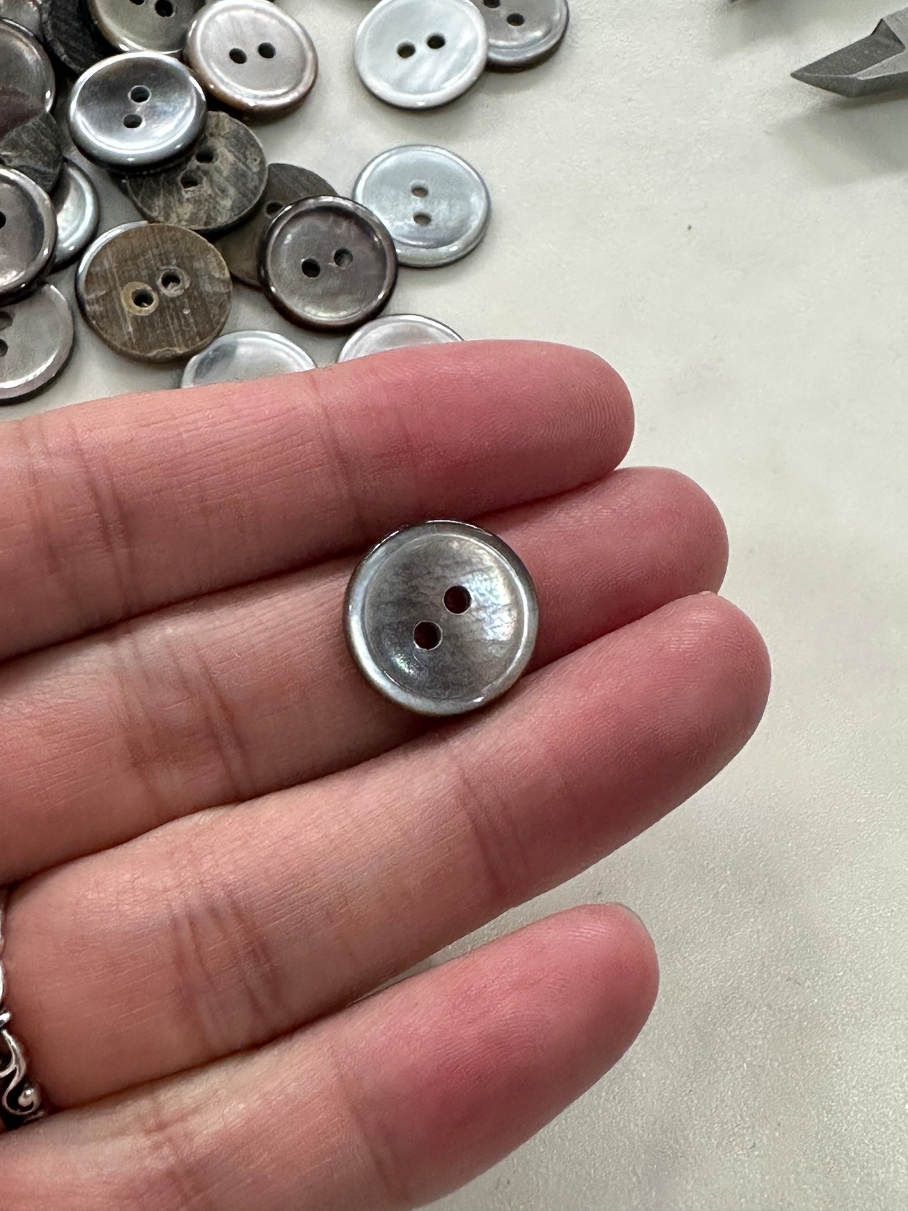 【単体購入不可商品】jn421 15mm黒蝶貝シェルボタン