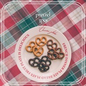 "即納” fake pretzels [3collars/同色3pcs set]: フェイクプレッツェル　クッキー  bread　パン  プレッツェル お菓子 おままごと 食玩