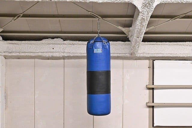 日本製 マーシャルワールド/MW サンドバッグ 127cm ブラック×ブルー チェーン付き トレーニング 空手 ボクシング 格闘技 エクササイズ【中古家具/中古インテリア/USED家具ユーズド家具/リサイクル】