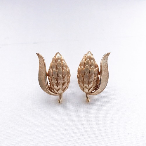 Trifari vintage earrings 808