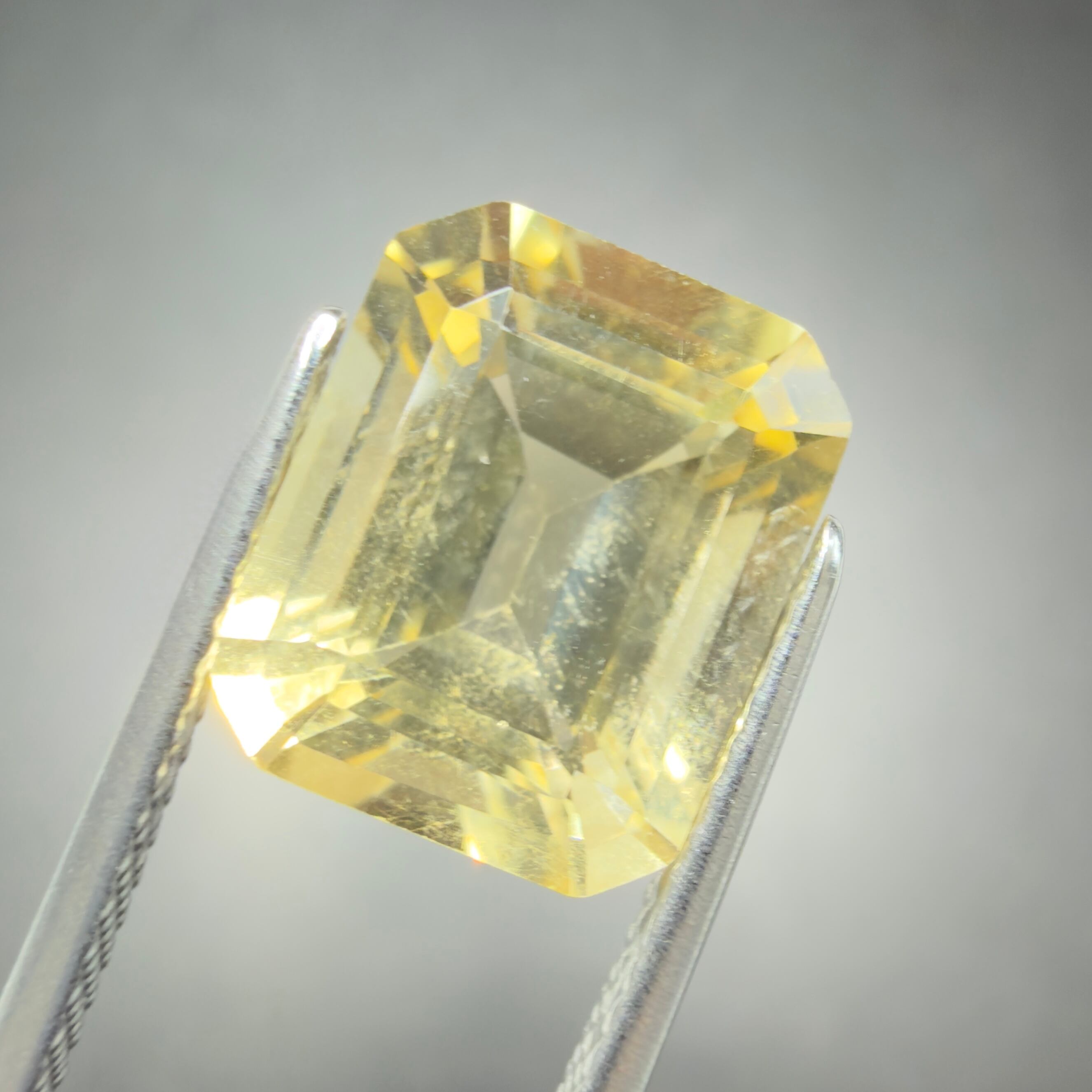 コーネルピン】 ルース タンザニア産 0.22ct | たからいしルース