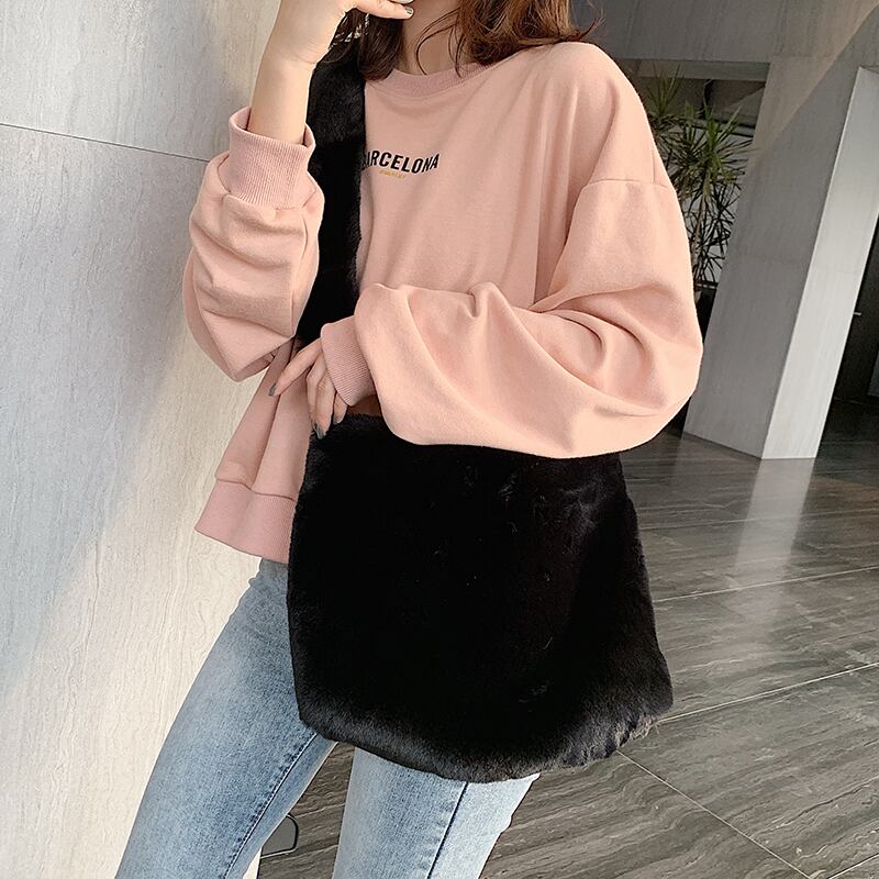 秋冬のぬいぐるみバッグレディース大容量ワンショルダービッグバッグレディース2020新しいトレンディなネットレッドファーリーメッセンジャーバッグ Tiancai_Wing_Bag61453306162