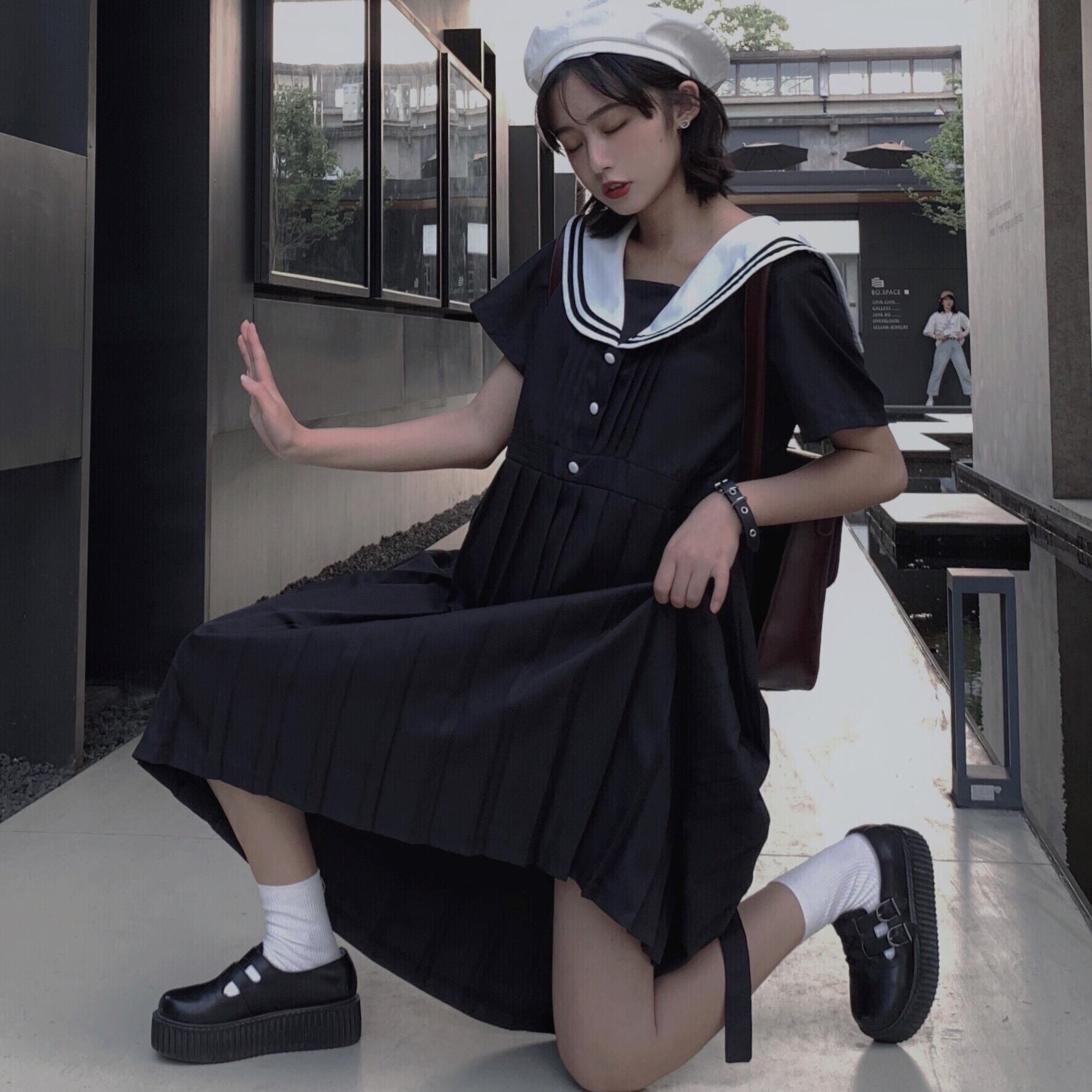 都谷シリーズ ワンピース セーラー服 配色 可愛い ブラック 黒い ゆったり プリーツ 合わせやすい Elegant