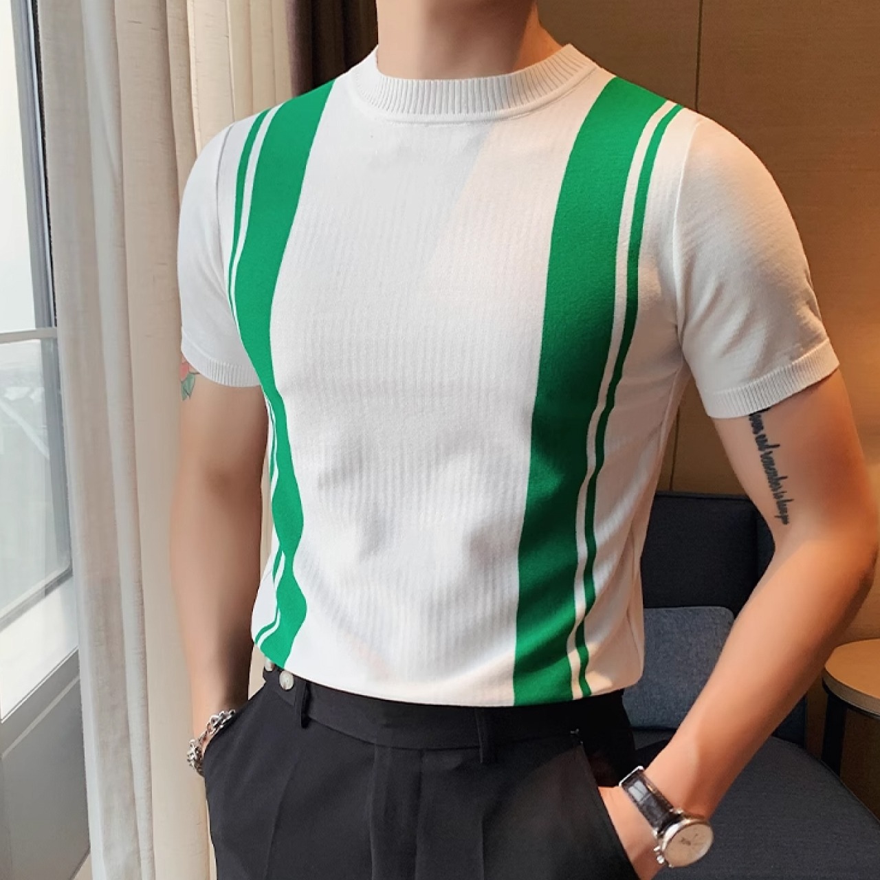 夏に最適な薄手のアイスシルク素材で仕立てた半袖Tシャツ　SH020