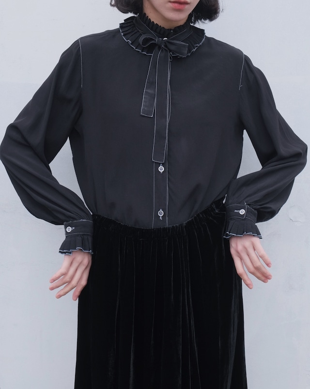 nubatama black blouse.
