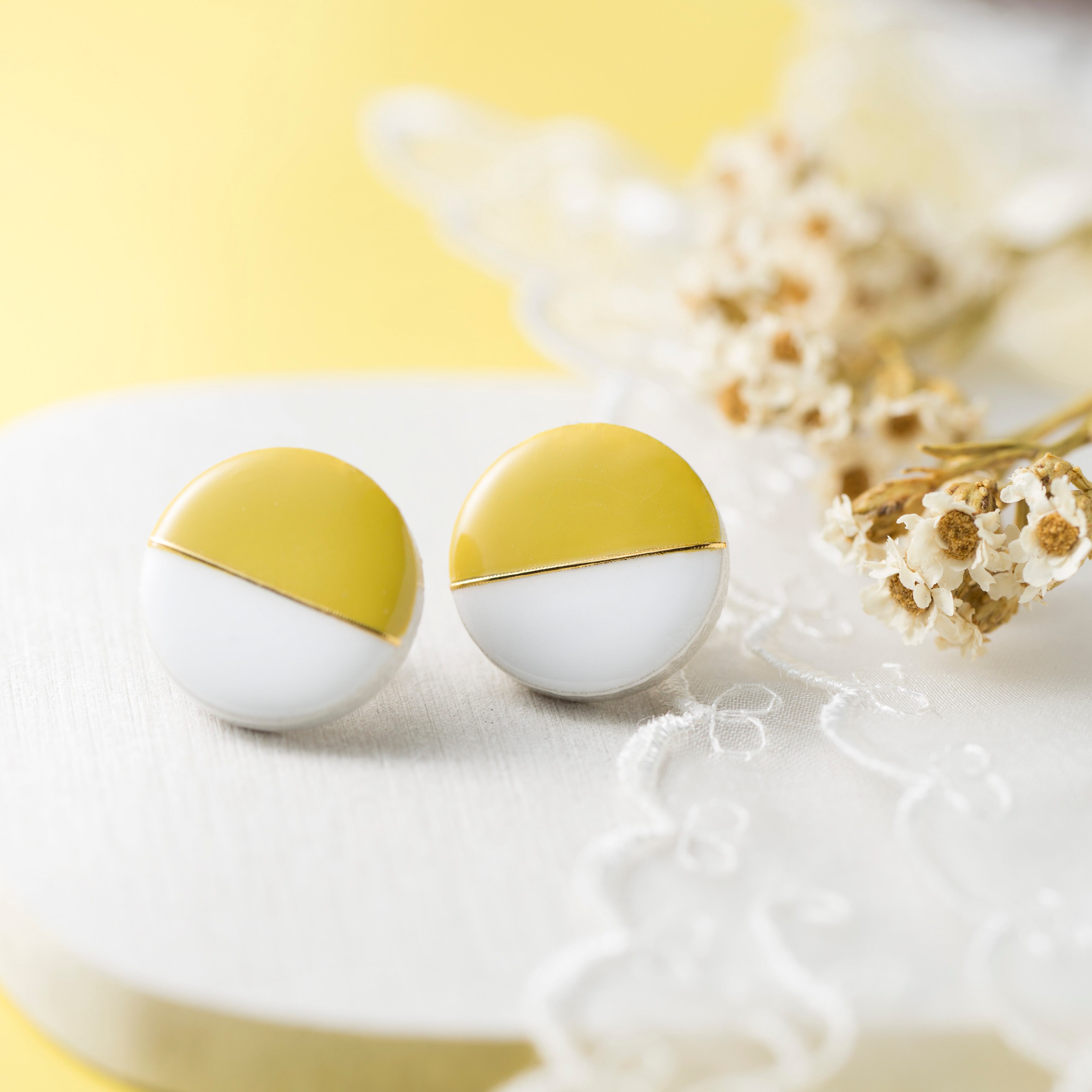 美濃焼陶器 モダンライン ピアス / イヤリング|月白×ダンデライオン