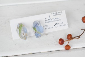 ikru　お花の鉱石イヤリング