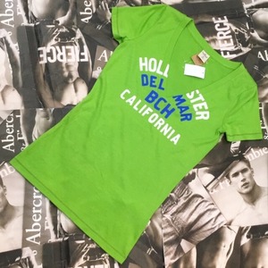 HOLLISTER　WOMEN　ＶネックＴシャツ　Ｍサイズ