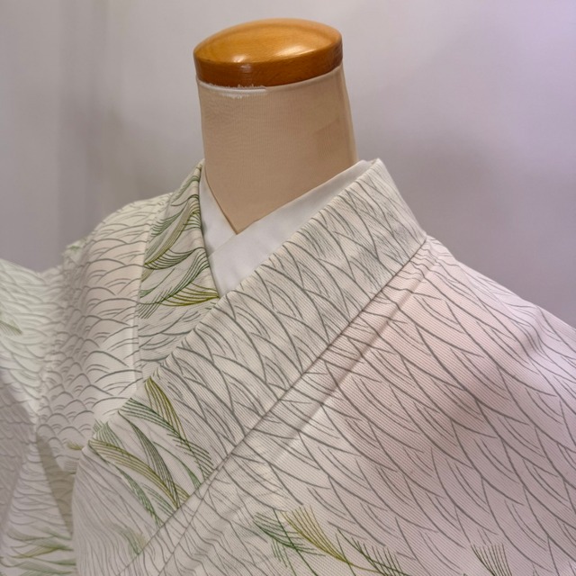 小紋 夏 絽 夏用 洗える着物 裄64.3cm 身丈163.5cm 花柄 お洒落着 普段着 ポリエステル 白 緑 美品 M サイズ 5572