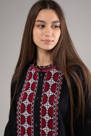 ウクライナ刺繍ヴィシヴァンカ　手刺繍　麻　レディース・フリーサイズ