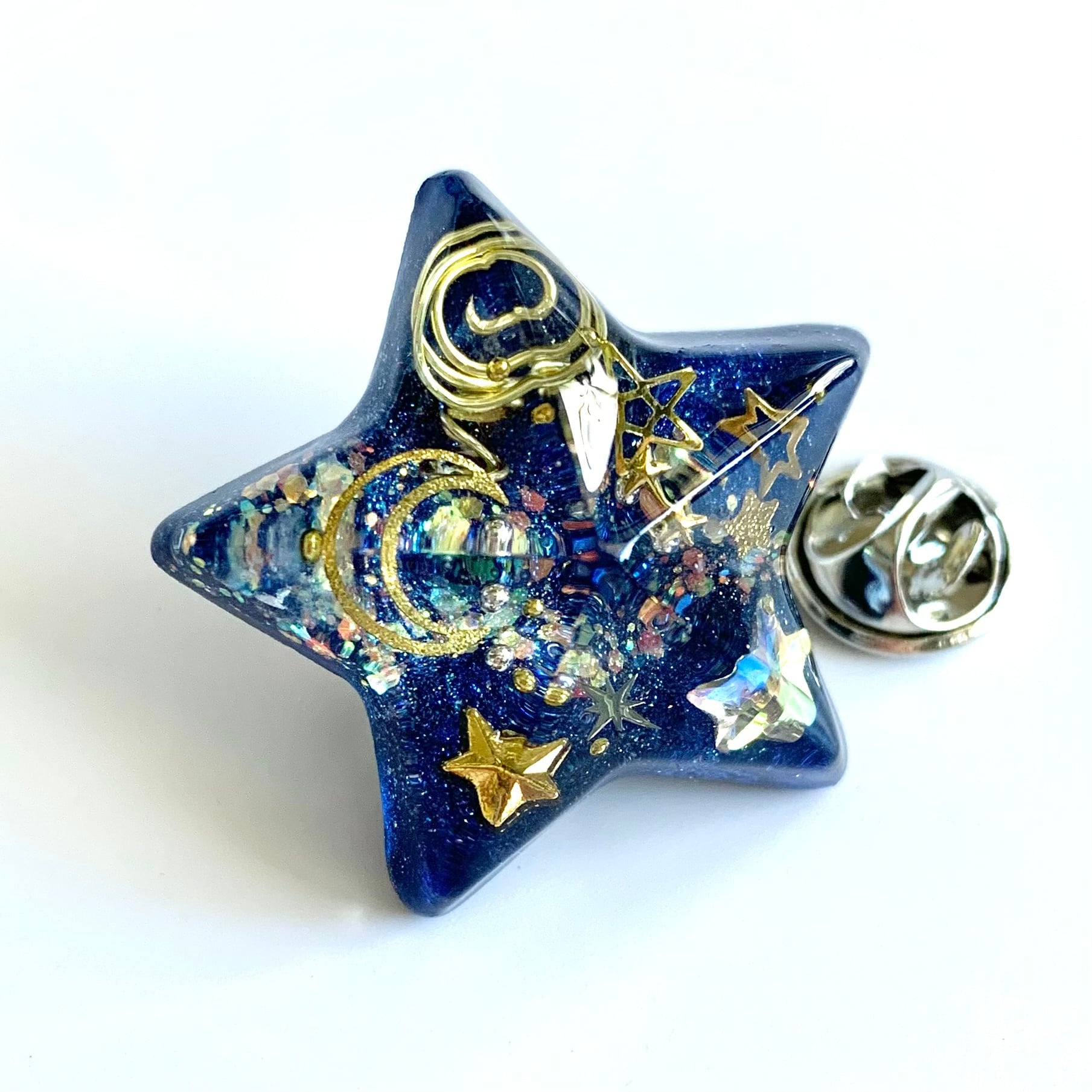 ひまわり　オルゴナイトブローチ ひまわりブローチ 今年最後のひとつになりました #メルカリ サトナオ_